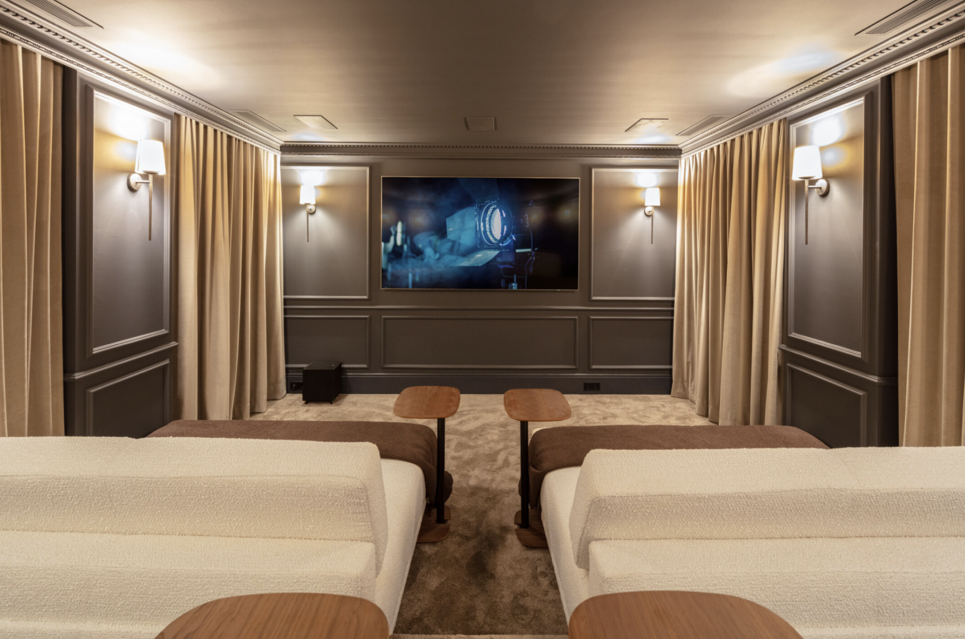 Villa 6 Bedrooms 7 Bathrooms in Marbella, Costa del Sol