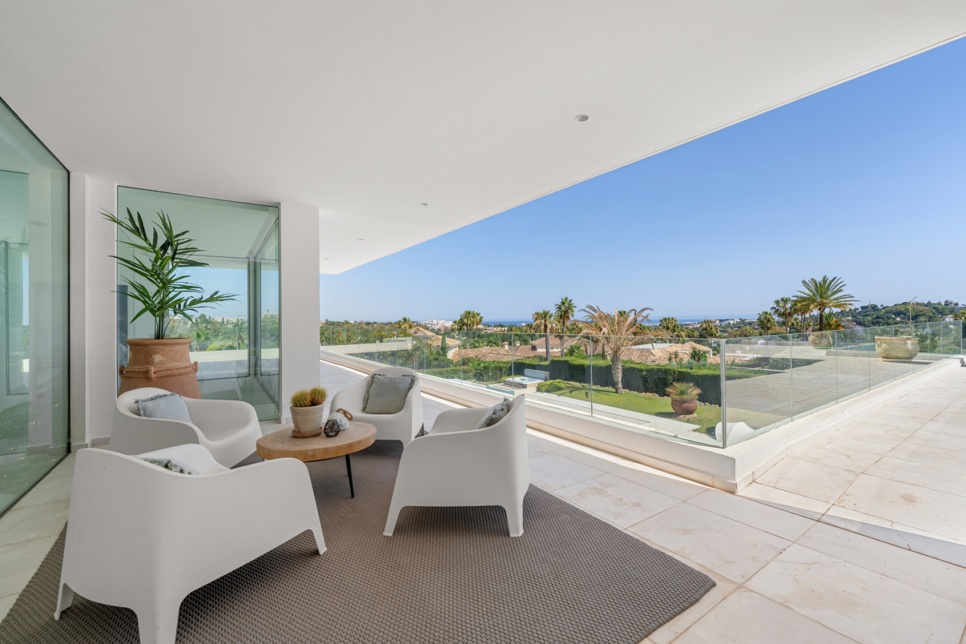 Villa 7 Bedrooms 6 Bathrooms in Marbella, Costa del Sol