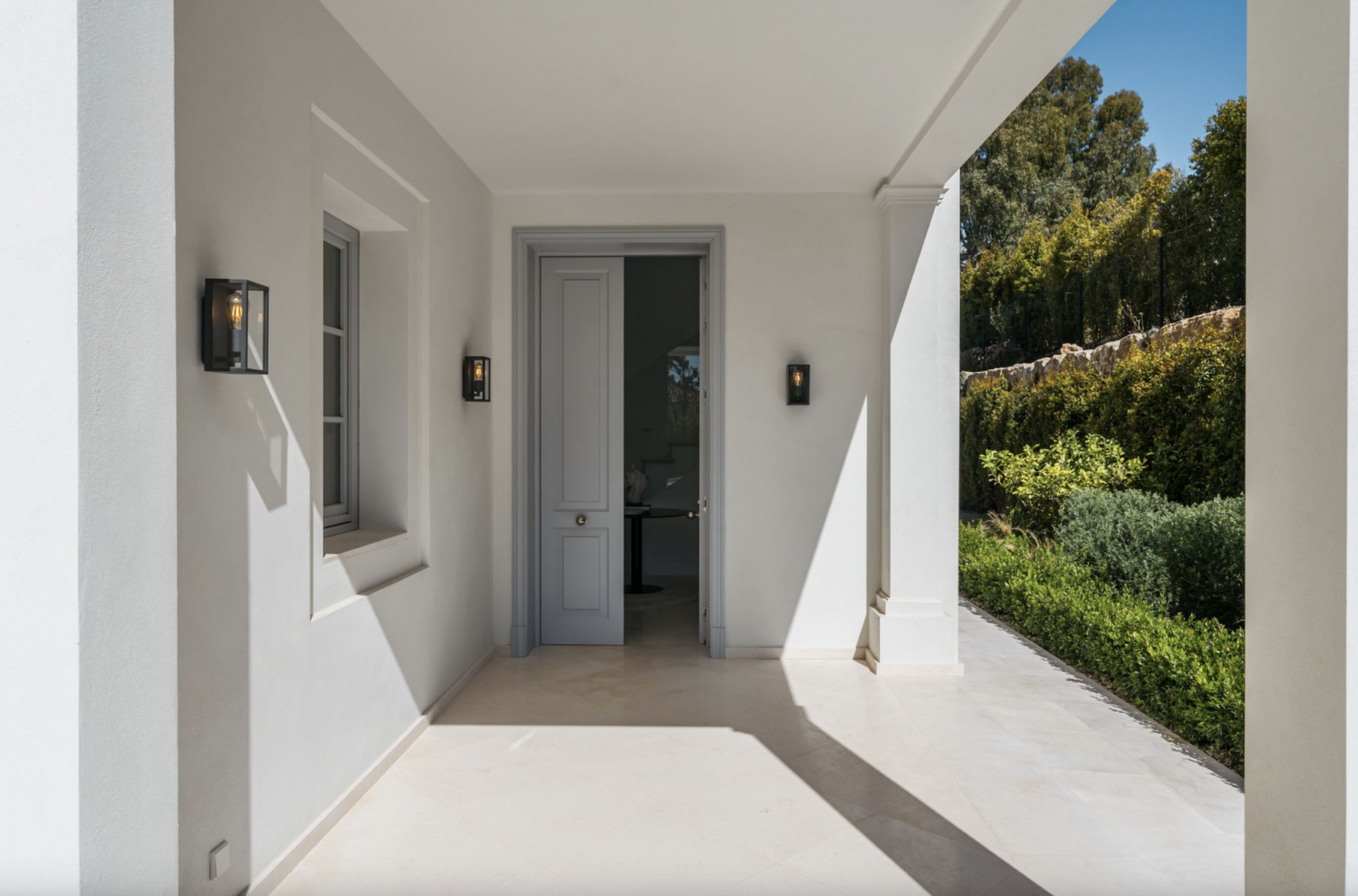 Villa 4 Bedrooms 5 Bathrooms in Marbella, Costa del Sol