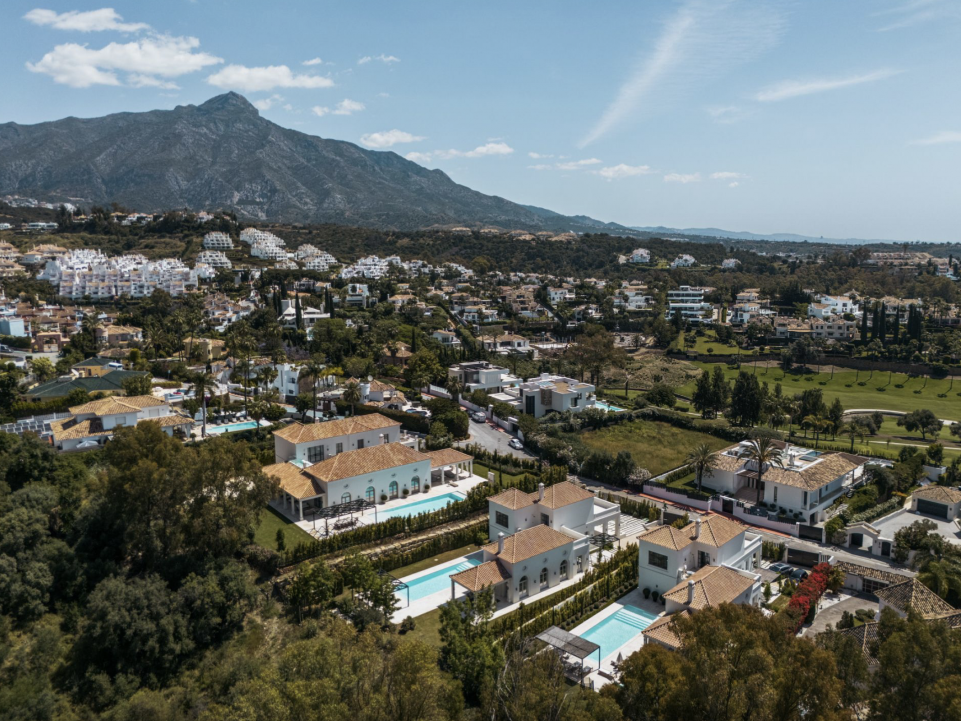 Villa 4 Bedrooms 5 Bathrooms in Marbella, Costa del Sol