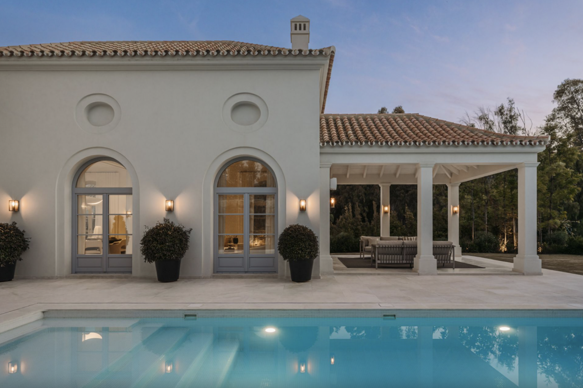 Villa 4 Bedrooms 5 Bathrooms in Marbella, Costa del Sol