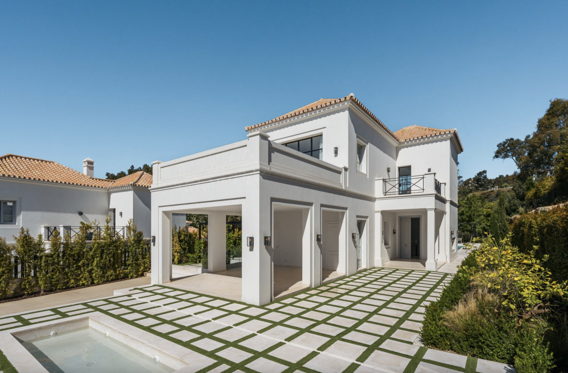 Villa 4 Bedrooms 5 Bathrooms in Marbella, Costa del Sol