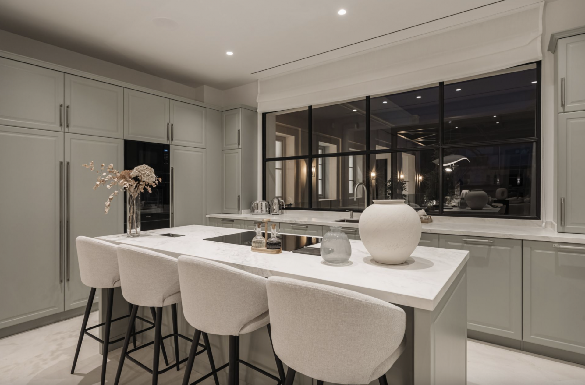 Villa 4 Bedrooms 5 Bathrooms in Marbella, Costa del Sol