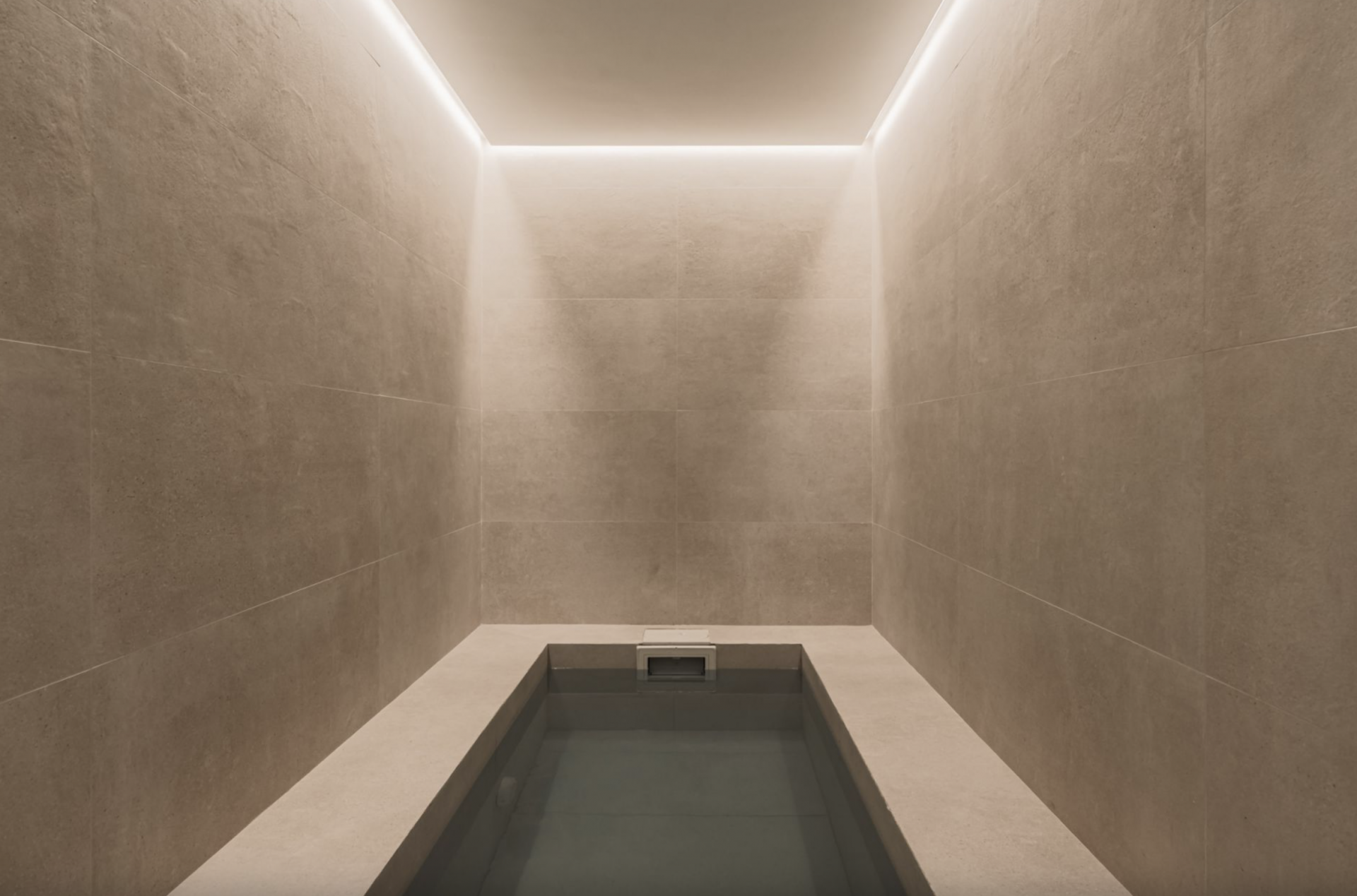 Villa 4 Bedrooms 5 Bathrooms in Marbella, Costa del Sol