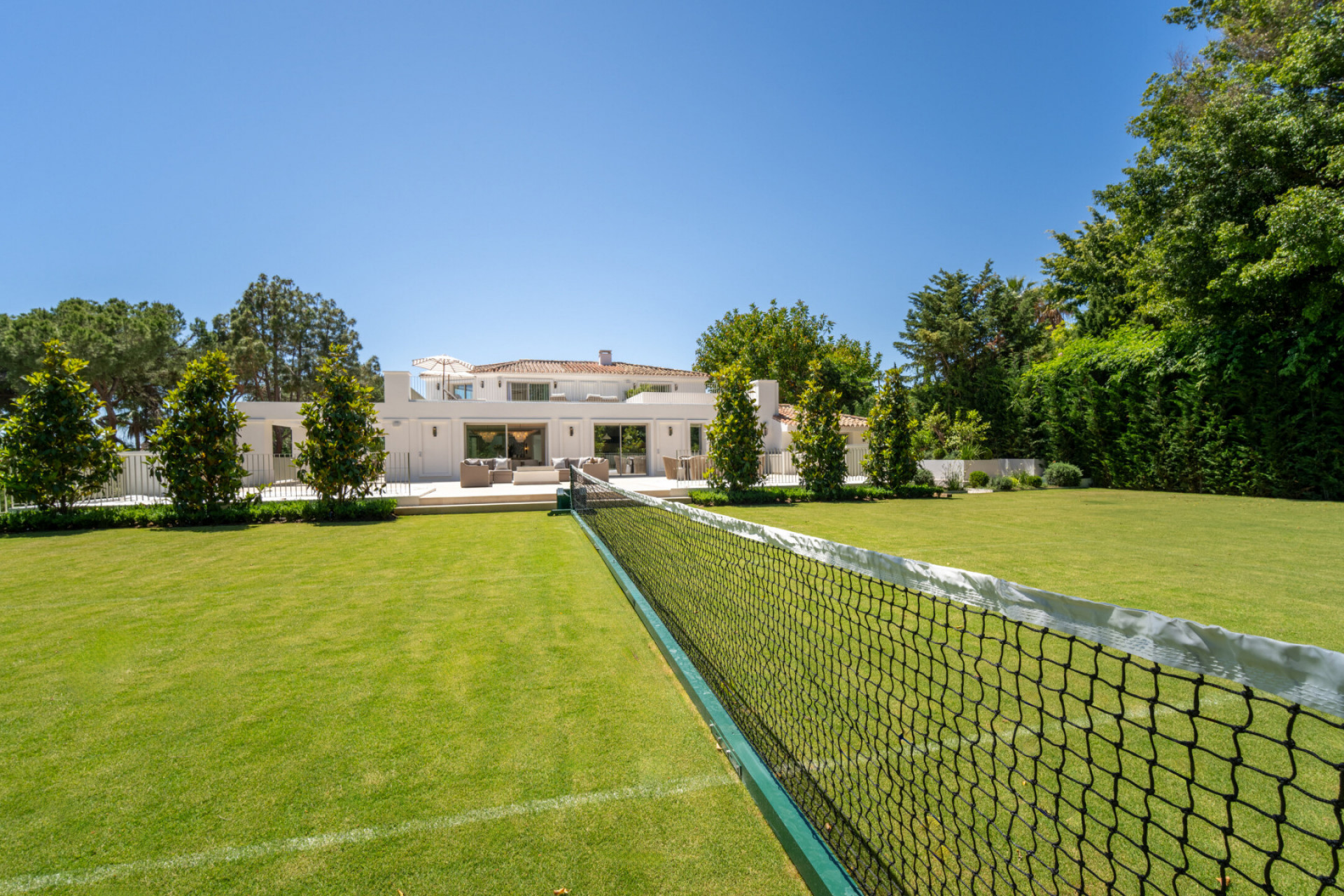 Villa 6 Bedrooms 6 Bathrooms in Marbella, Costa del Sol