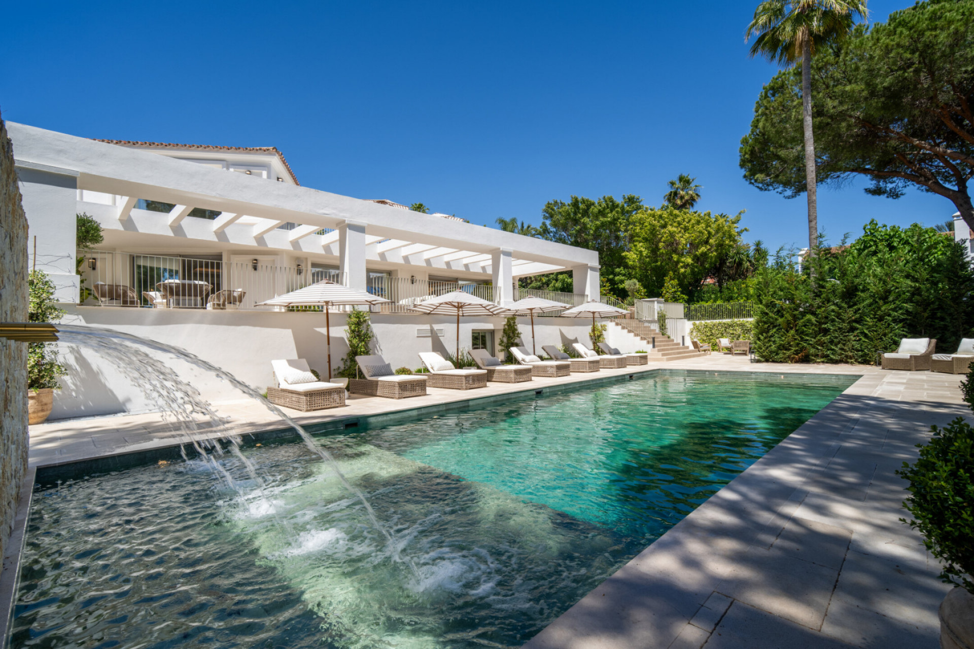 Villa 6 Bedrooms 6 Bathrooms in Marbella, Costa del Sol