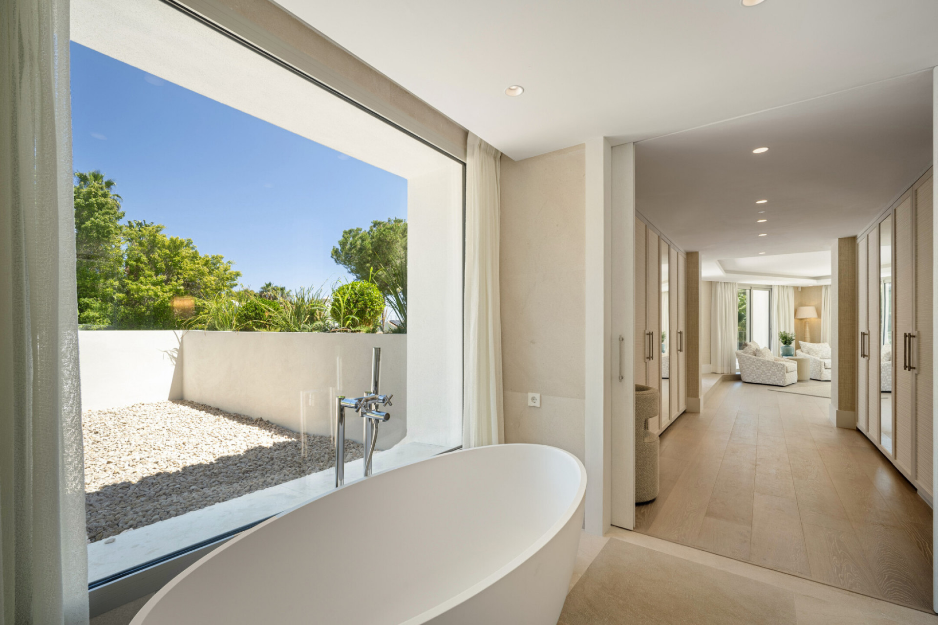 Villa 6 Bedrooms 6 Bathrooms in Marbella, Costa del Sol