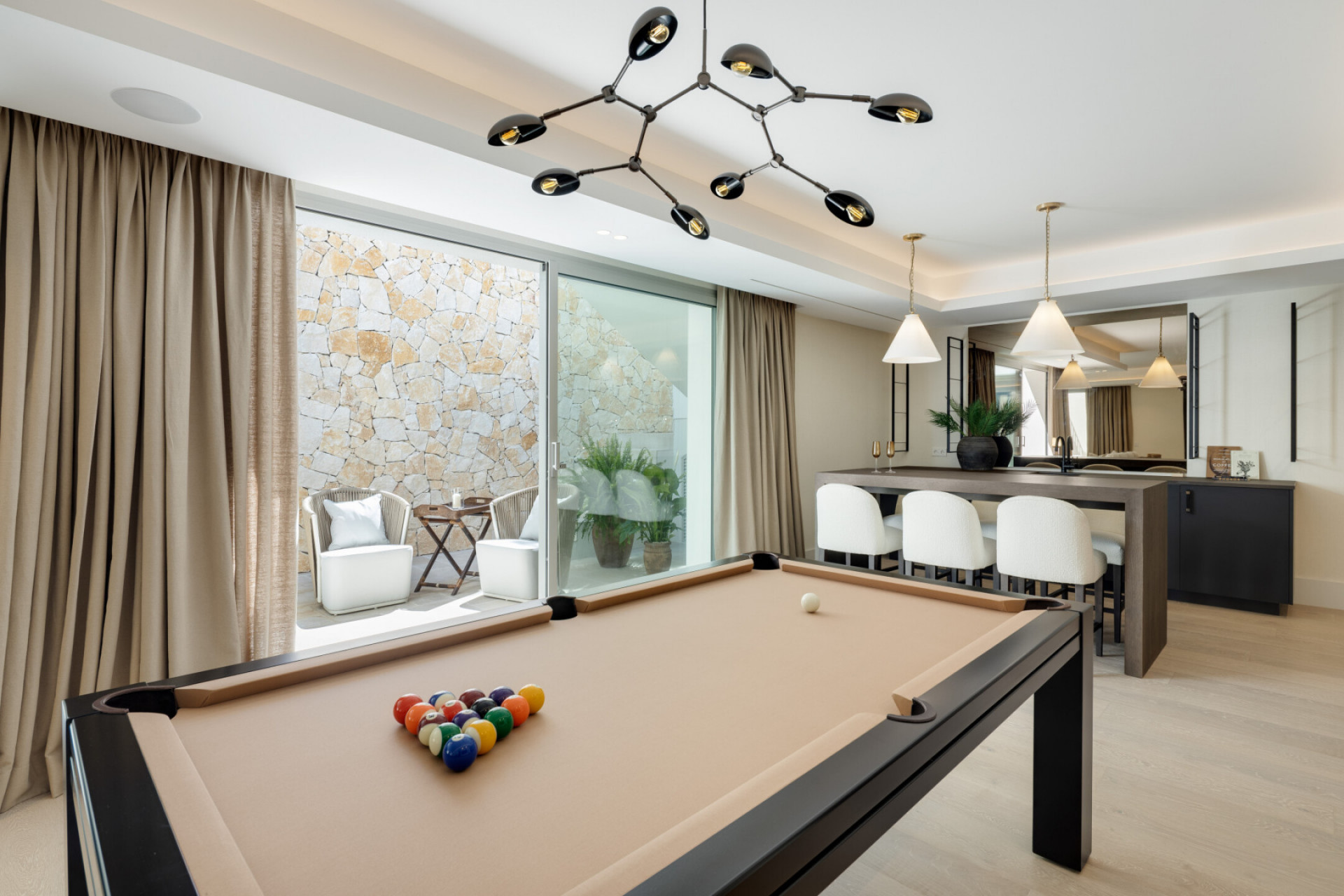 Villa 6 Bedrooms 6 Bathrooms in Marbella, Costa del Sol