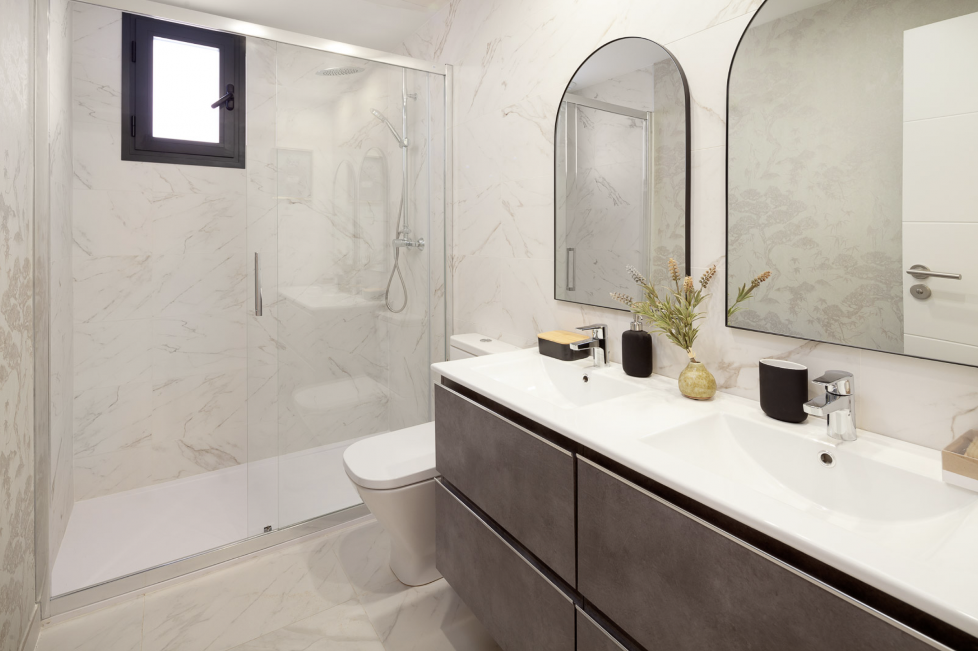 Apartment 2 Bedrooms 2 Bathrooms in Estepona, Costa del Sol