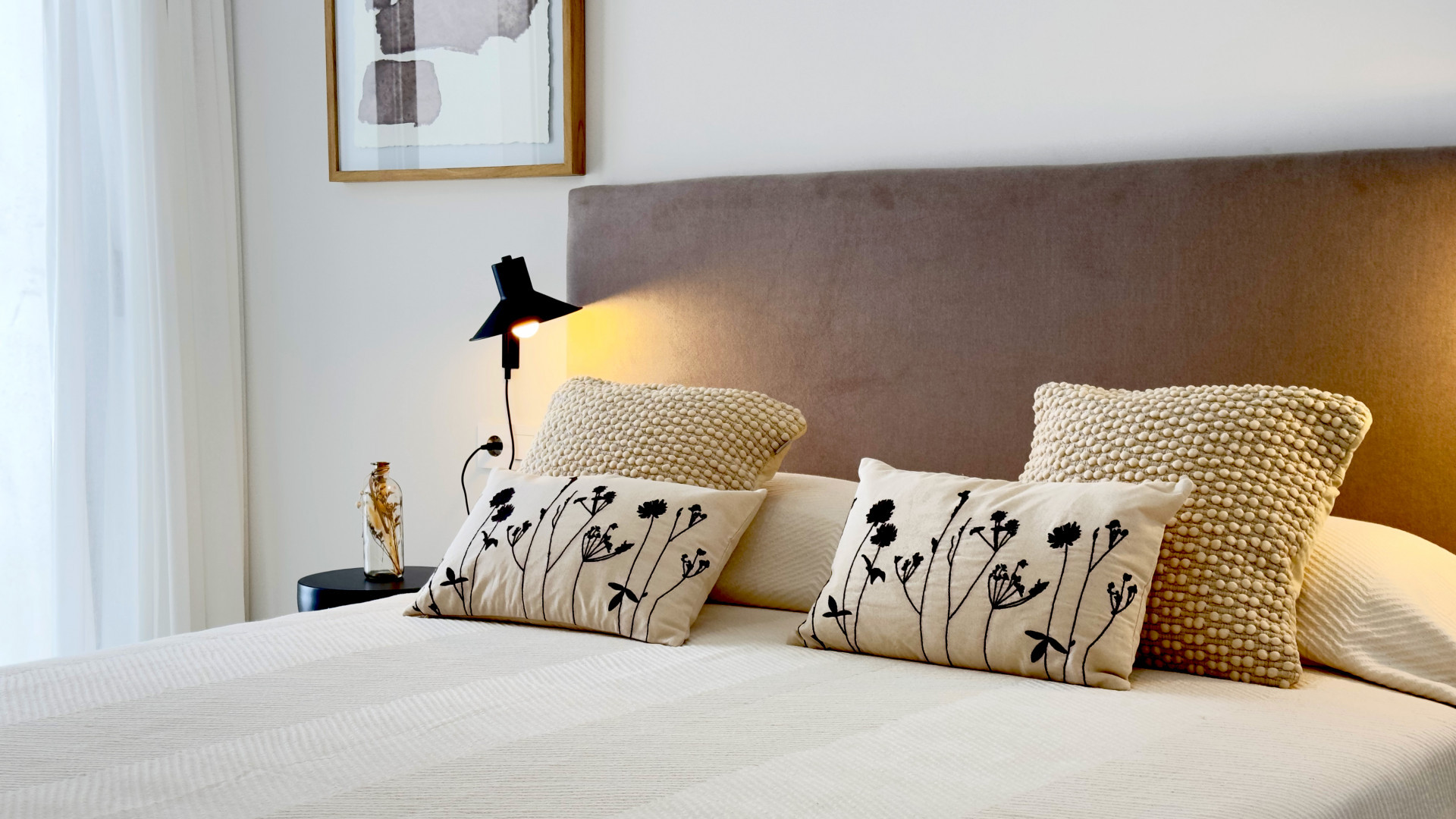 Apartment 2 Bedrooms 2 Bathrooms in Casares, Costa del Sol