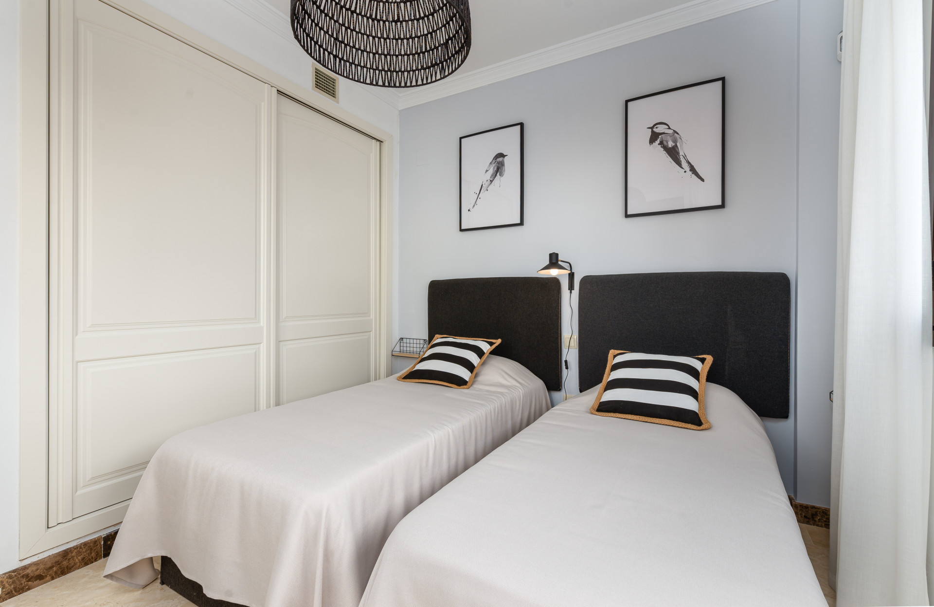 Villa 4 Bedrooms 4 Bathrooms in Estepona, Costa del Sol