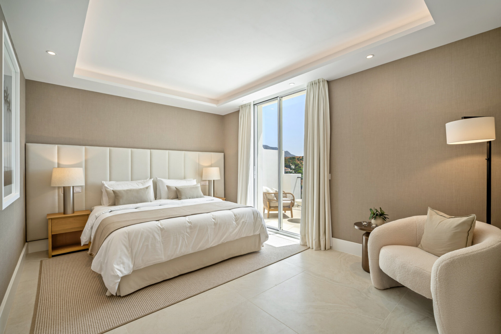 Villa 4 Bedrooms 4 Bathrooms in Benahavis, Costa del Sol