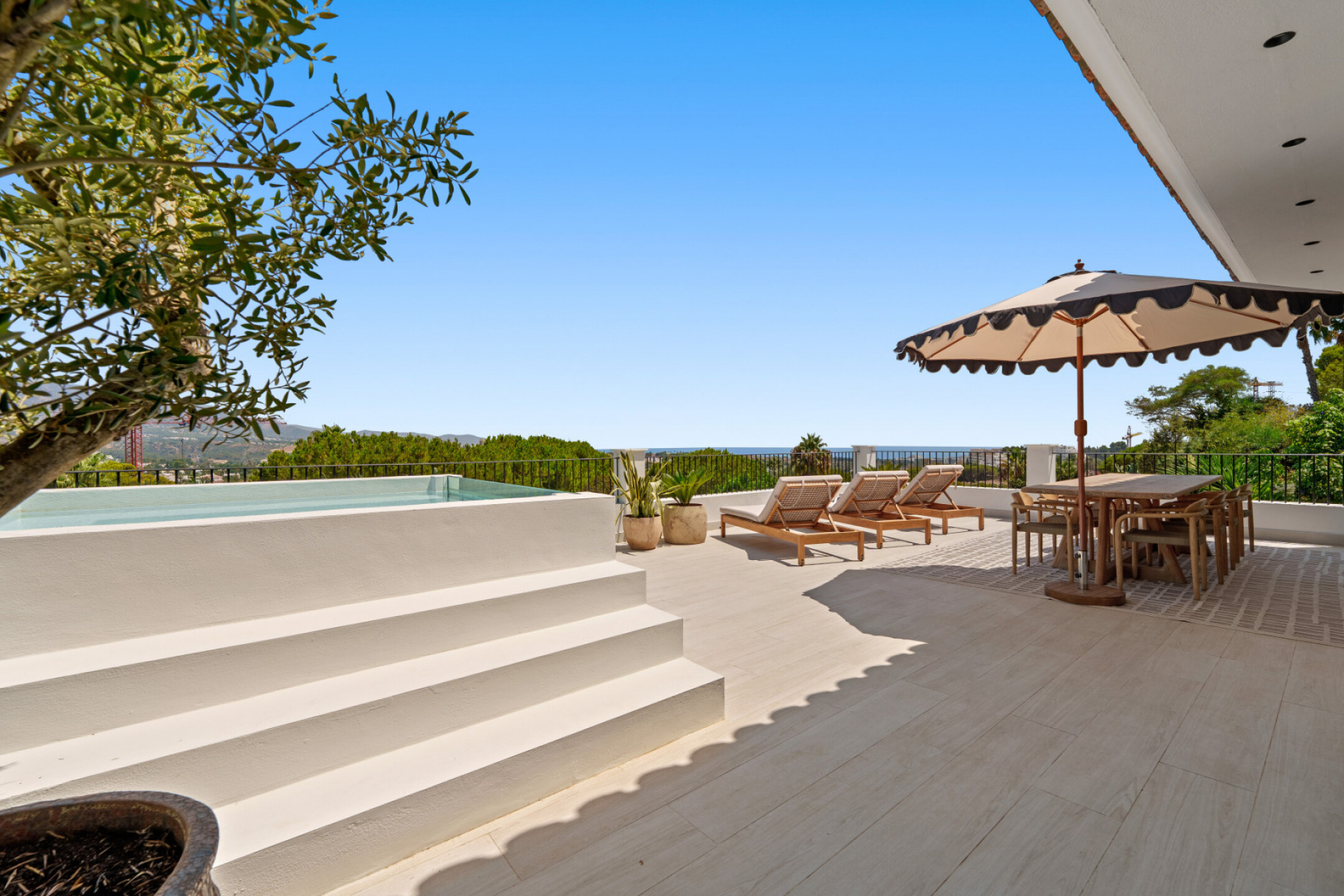 Villa 6 Bedrooms 7 Bathrooms in Marbella, Costa del Sol