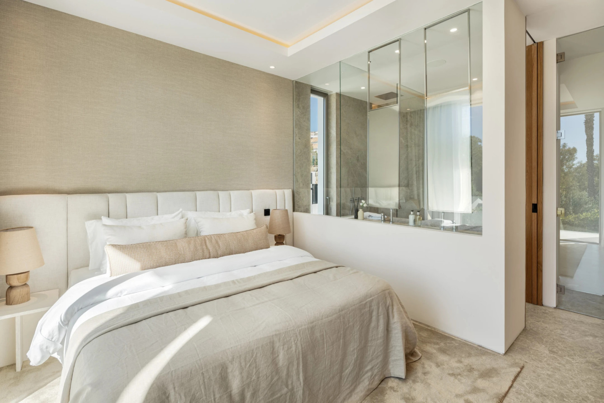 Villa 6 Bedrooms 7 Bathrooms in Marbella, Costa del Sol