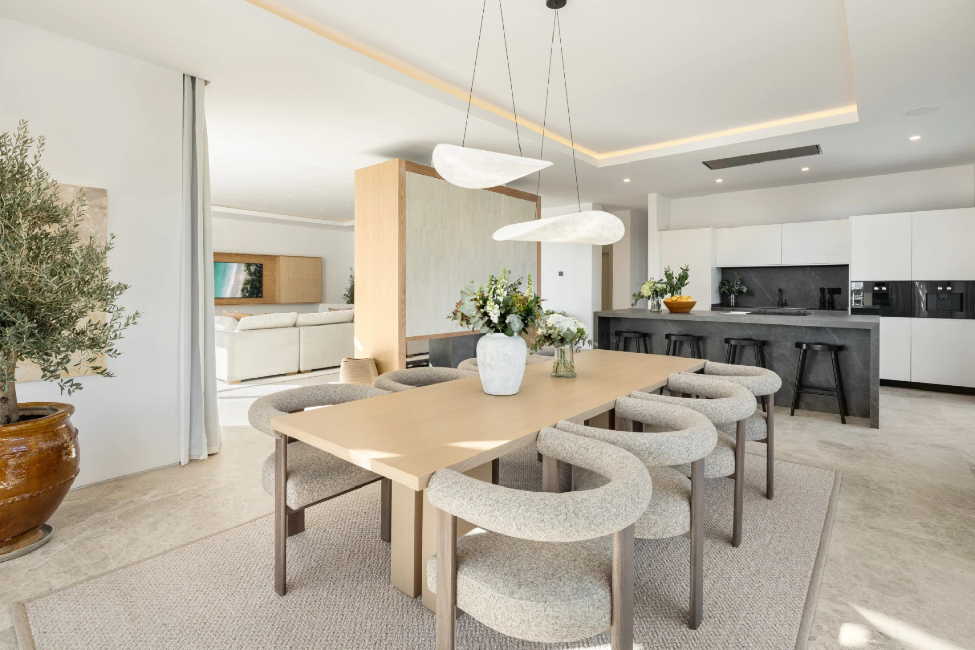 Villa 6 Bedrooms 7 Bathrooms in Marbella, Costa del Sol