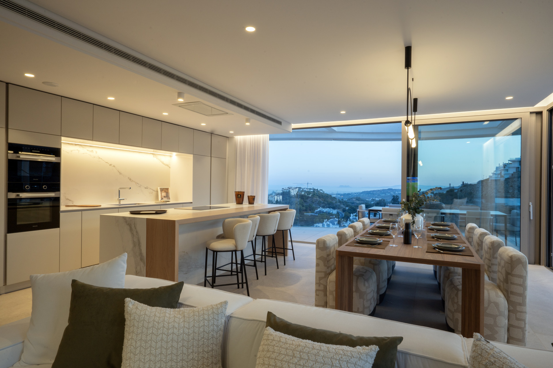 Penthouse 4 Bedrooms 4 Bathrooms in Marbella, Costa del Sol