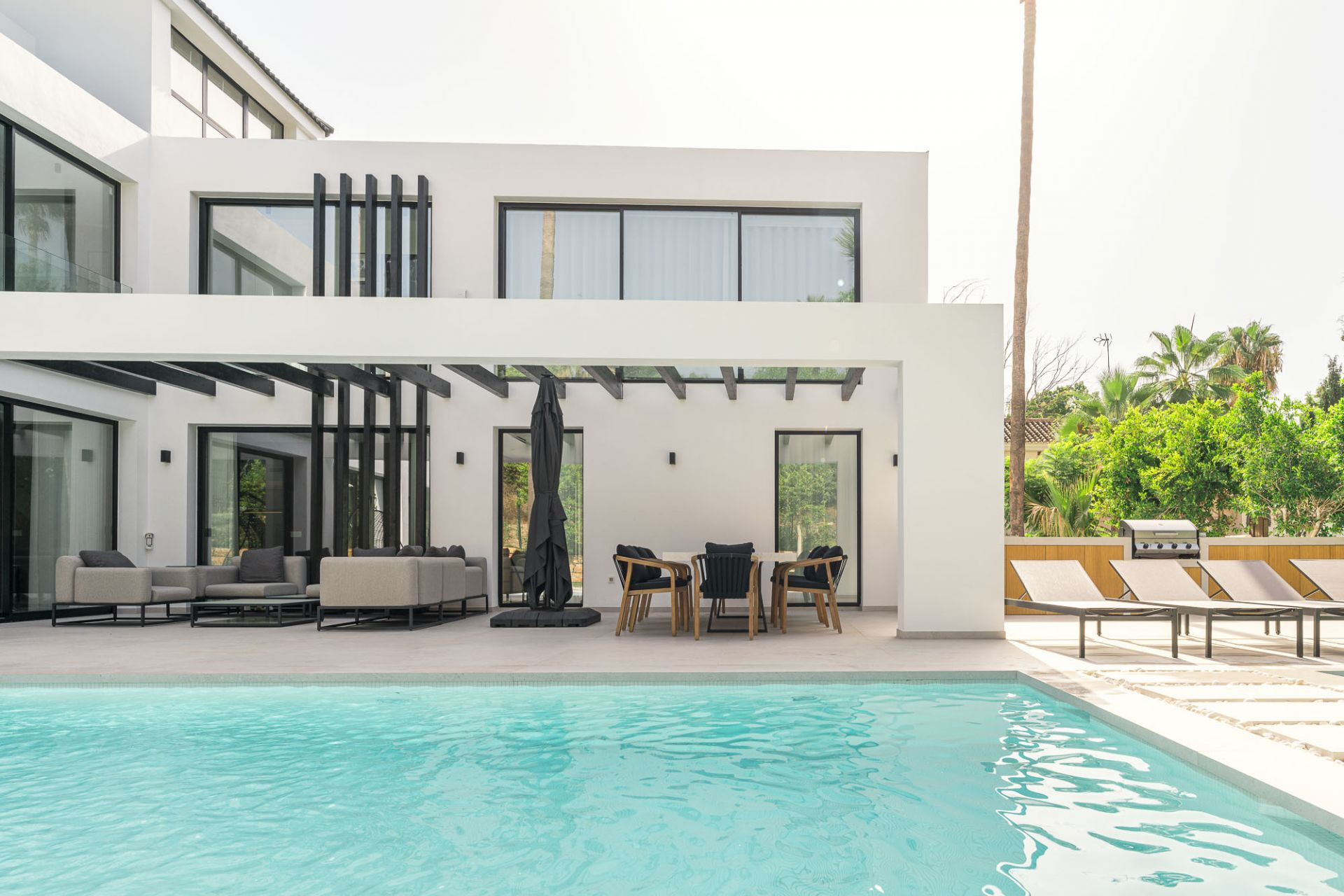 Villa 4 Bedrooms 4 Bathrooms in Marbella, Costa del Sol