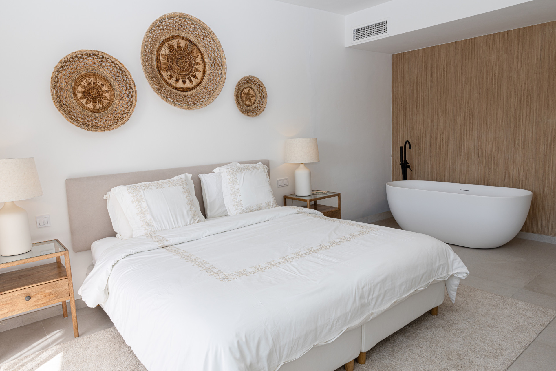 Town House 3 Bedrooms 4 Bathrooms in Marbella, Costa del Sol