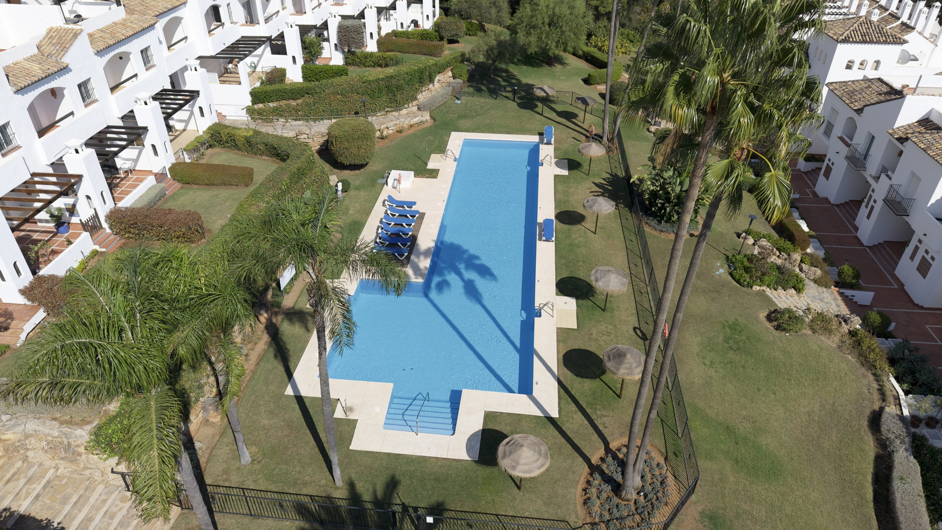 Town House 3 Bedrooms 4 Bathrooms in Marbella, Costa del Sol