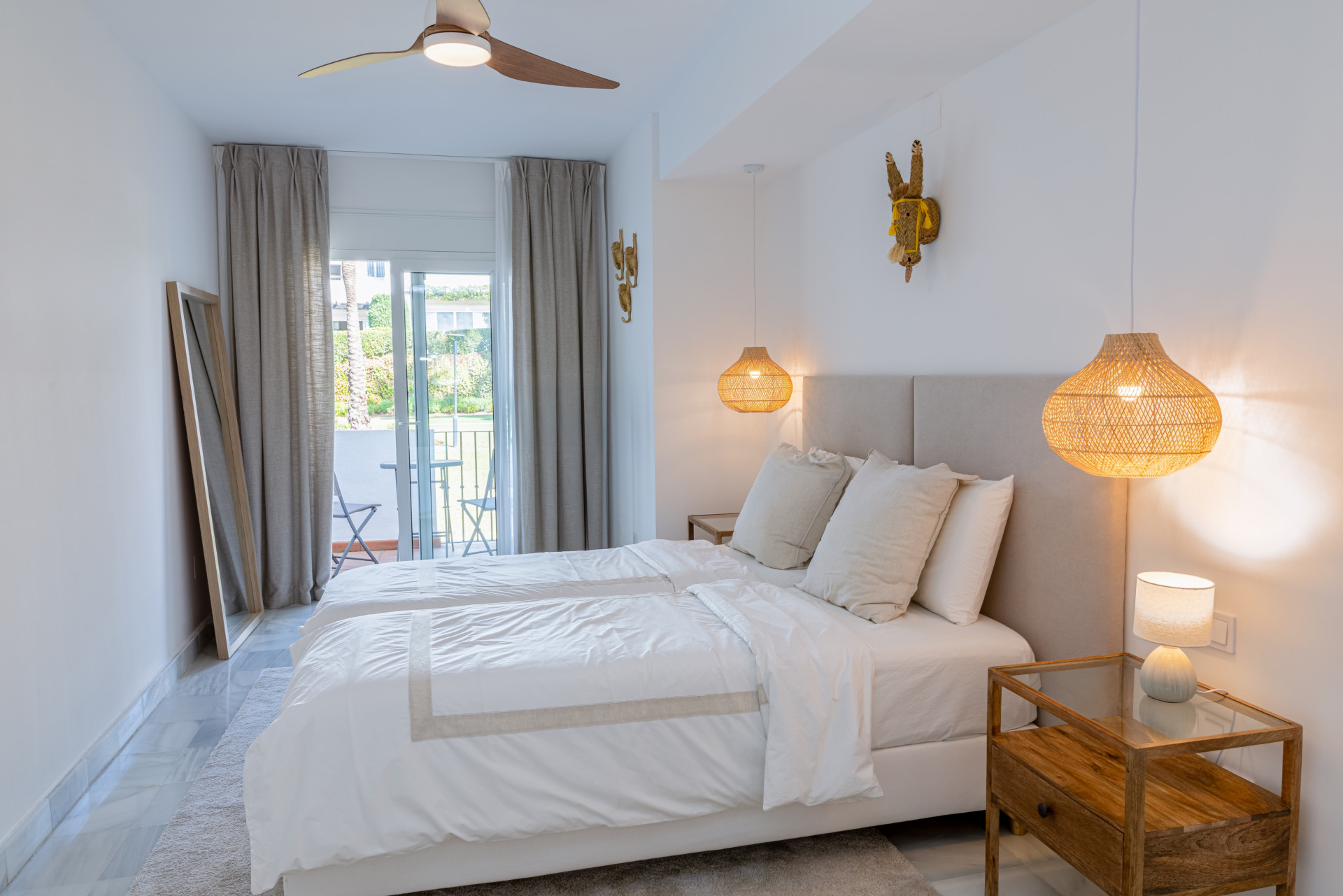 Town House 3 Bedrooms 4 Bathrooms in Marbella, Costa del Sol