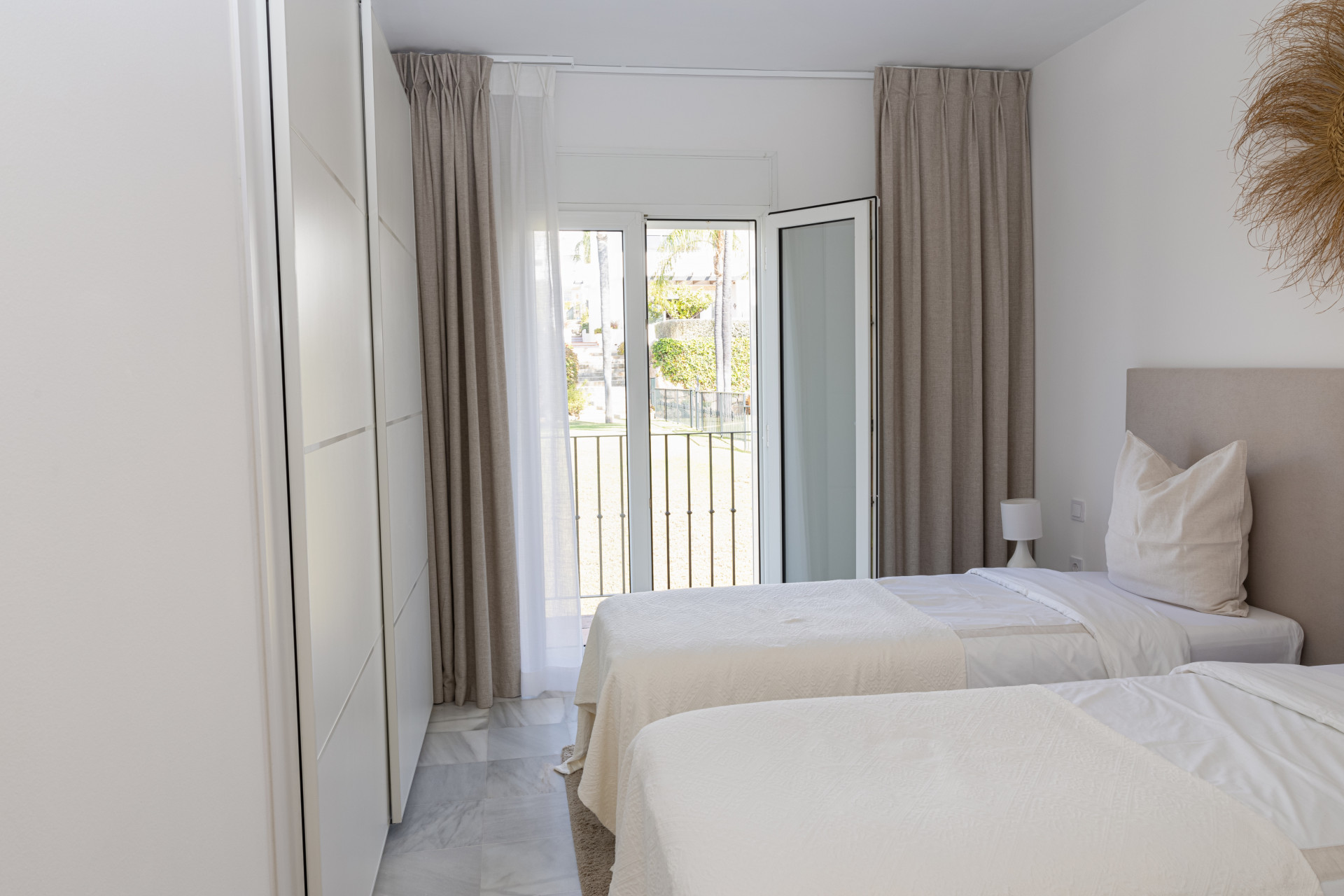 Town House 3 Bedrooms 4 Bathrooms in Marbella, Costa del Sol