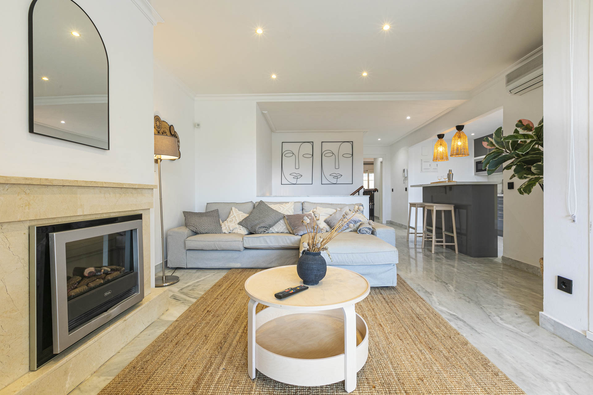 Apartment 2 Bedrooms 2 Bathrooms in Marbella, Costa del Sol