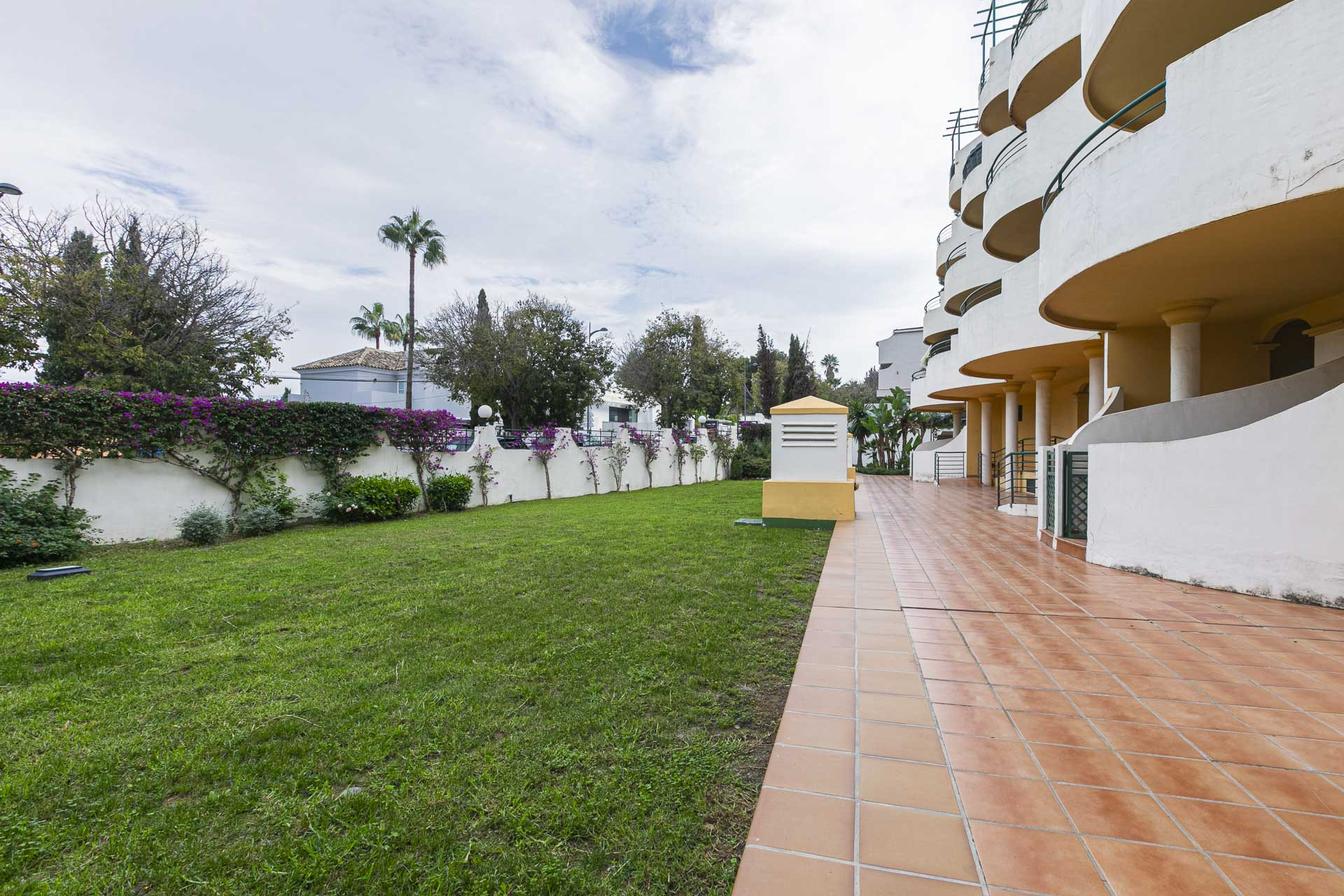 Apartment 2 Bedrooms 2 Bathrooms in Marbella, Costa del Sol