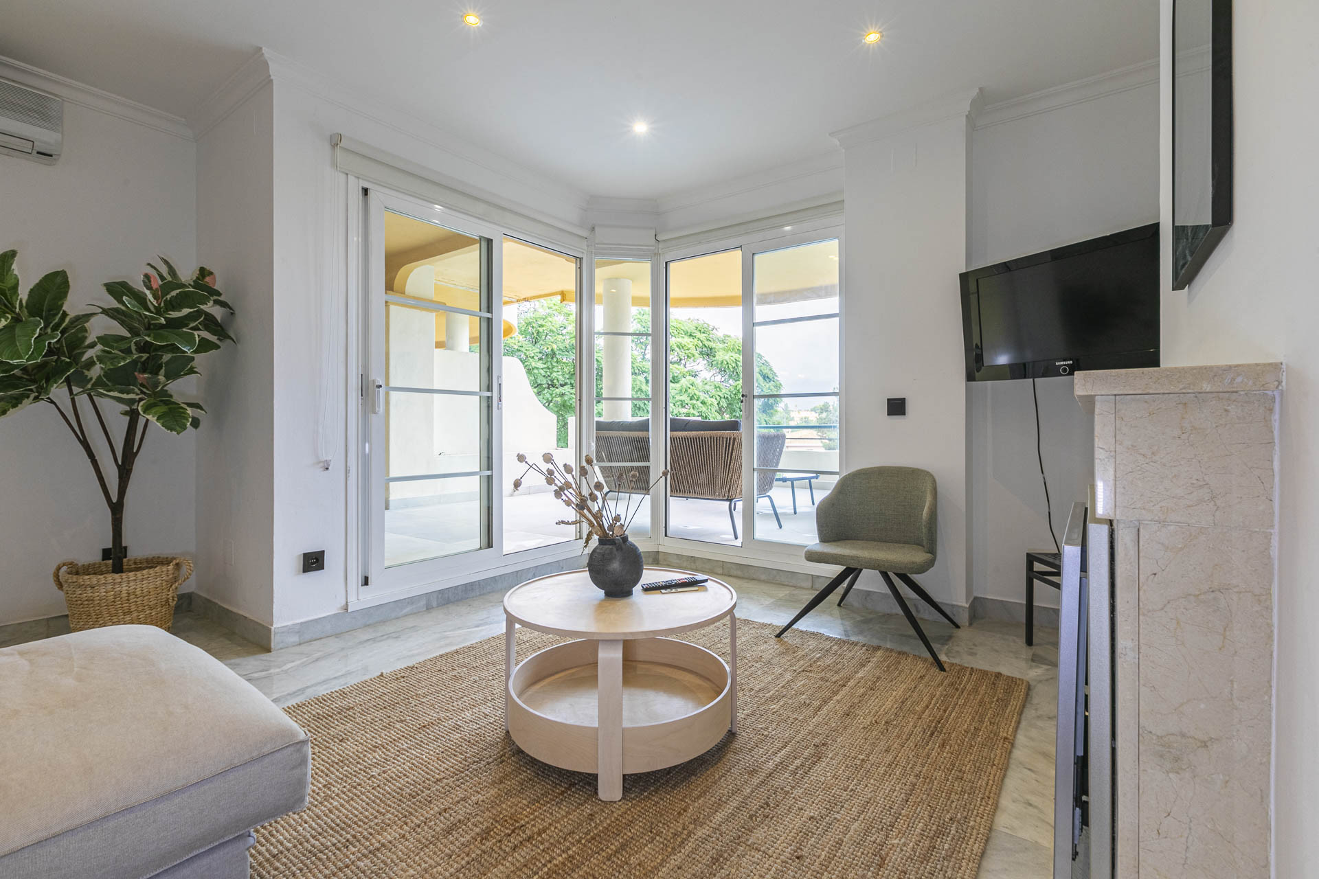 Apartment 2 Bedrooms 2 Bathrooms in Marbella, Costa del Sol