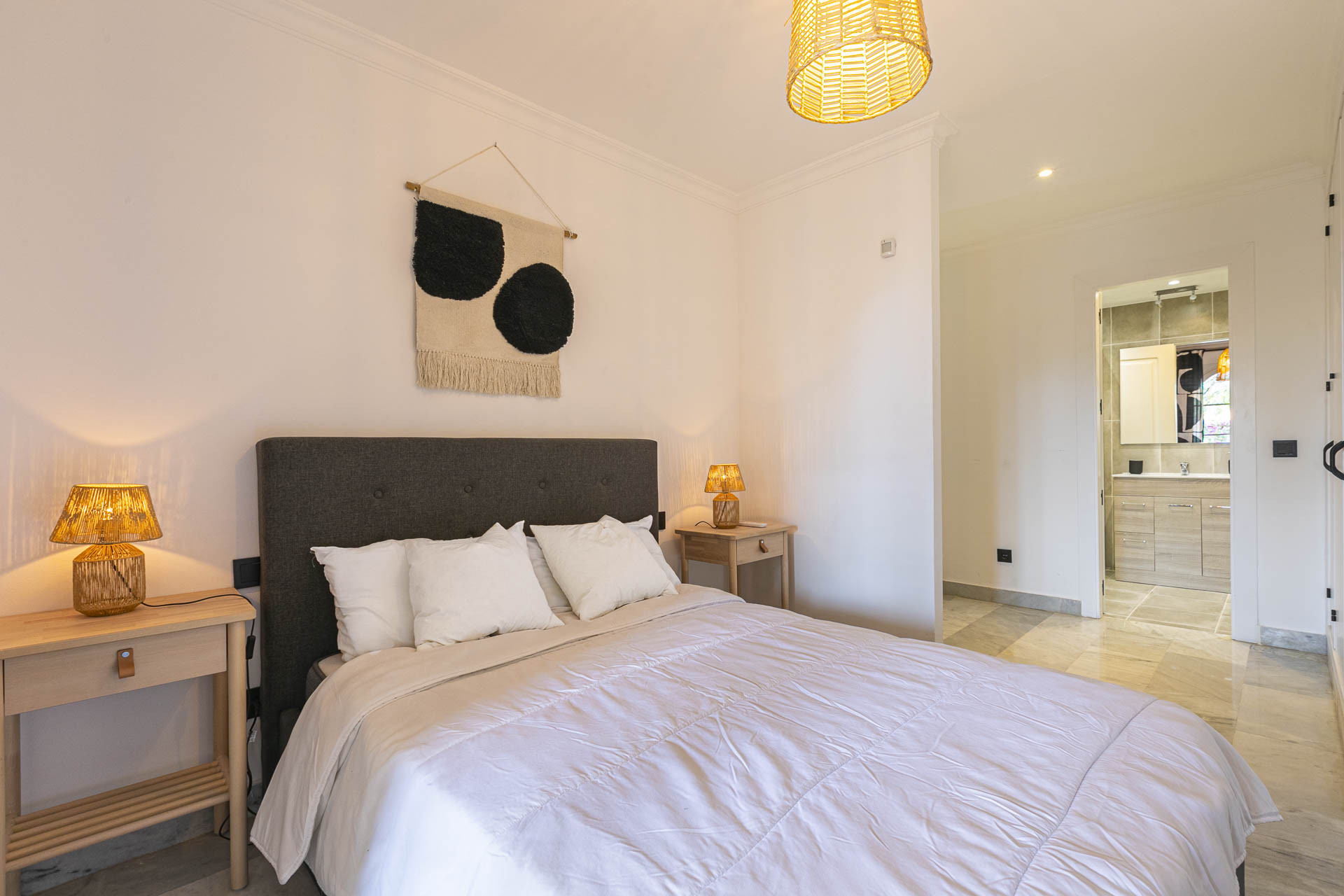 Apartment 2 Bedrooms 2 Bathrooms in Marbella, Costa del Sol