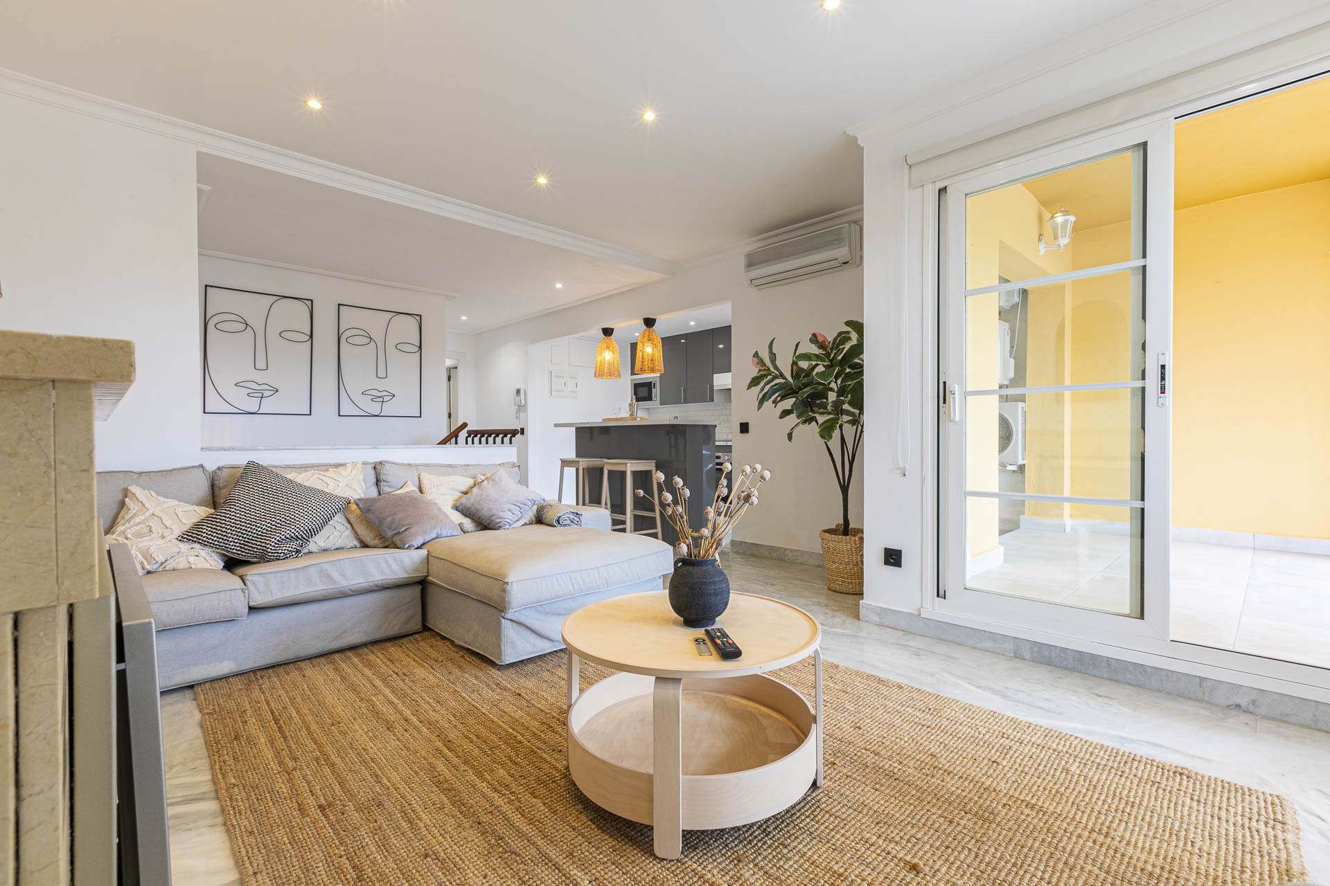 Apartment 2 Bedrooms 2 Bathrooms in Marbella, Costa del Sol