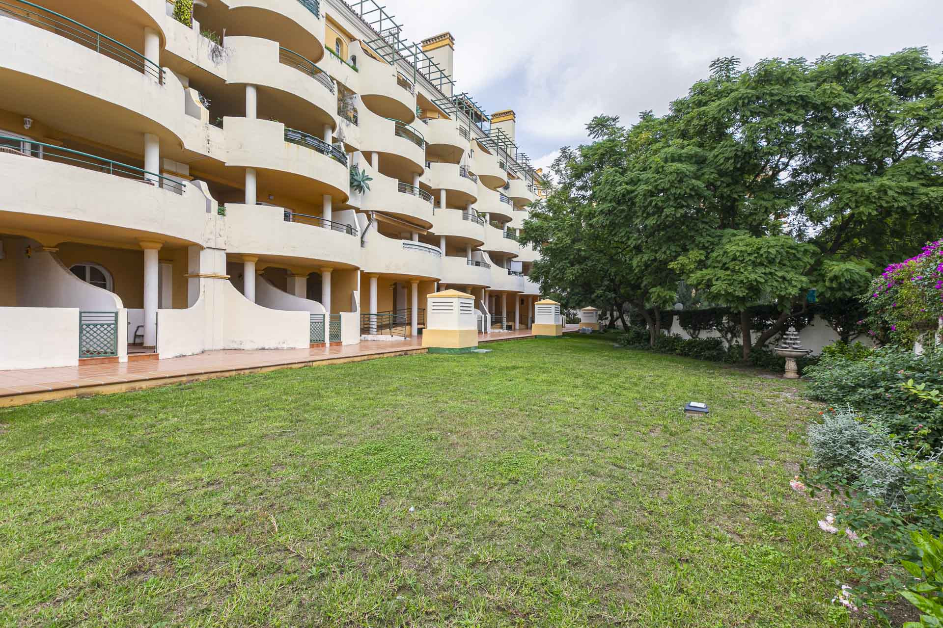 Apartment 2 Bedrooms 2 Bathrooms in Marbella, Costa del Sol