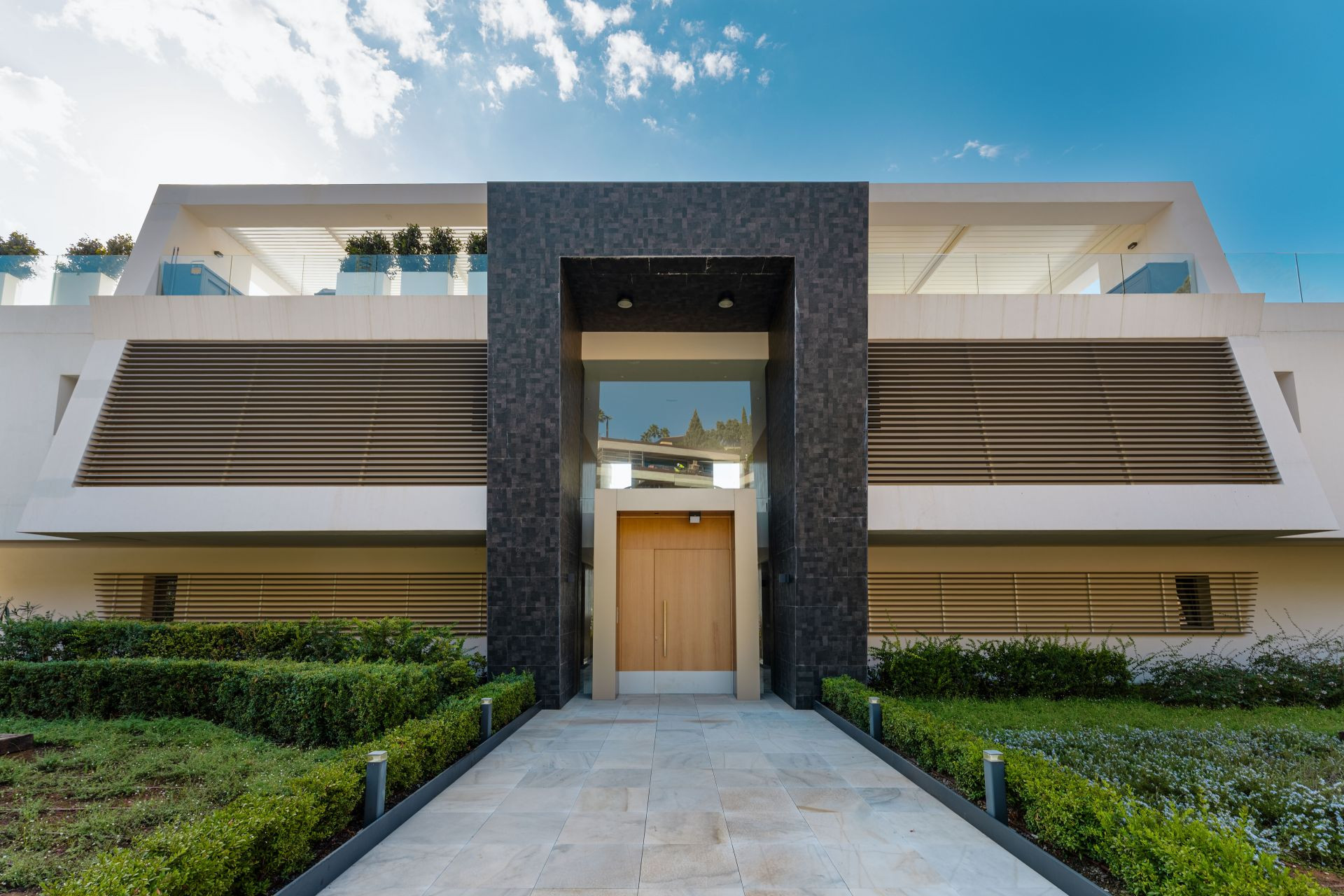 Apartment 3 Bedrooms 2 Bathrooms in Marbella, Costa del Sol