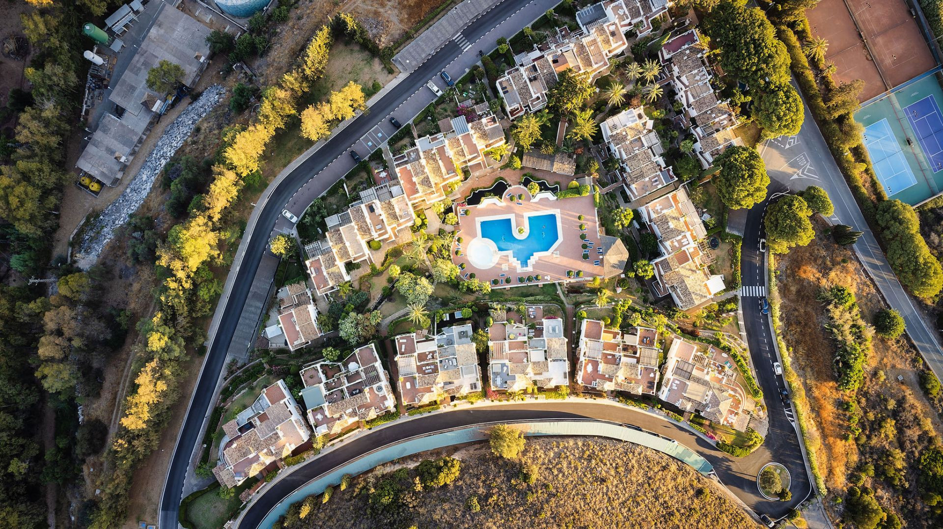 Semi Detached Villa 4 Bedrooms 3 Bathrooms in Marbella, Costa del Sol