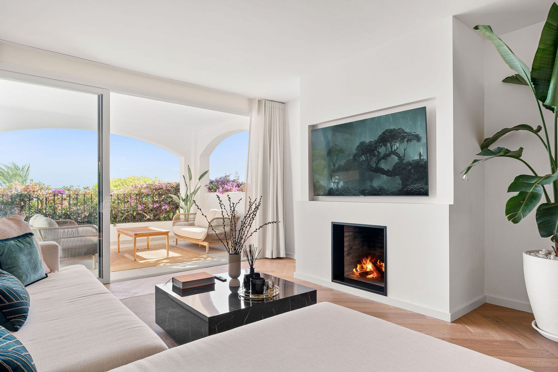 Semi Detached Villa 4 Bedrooms 3 Bathrooms in Marbella, Costa del Sol