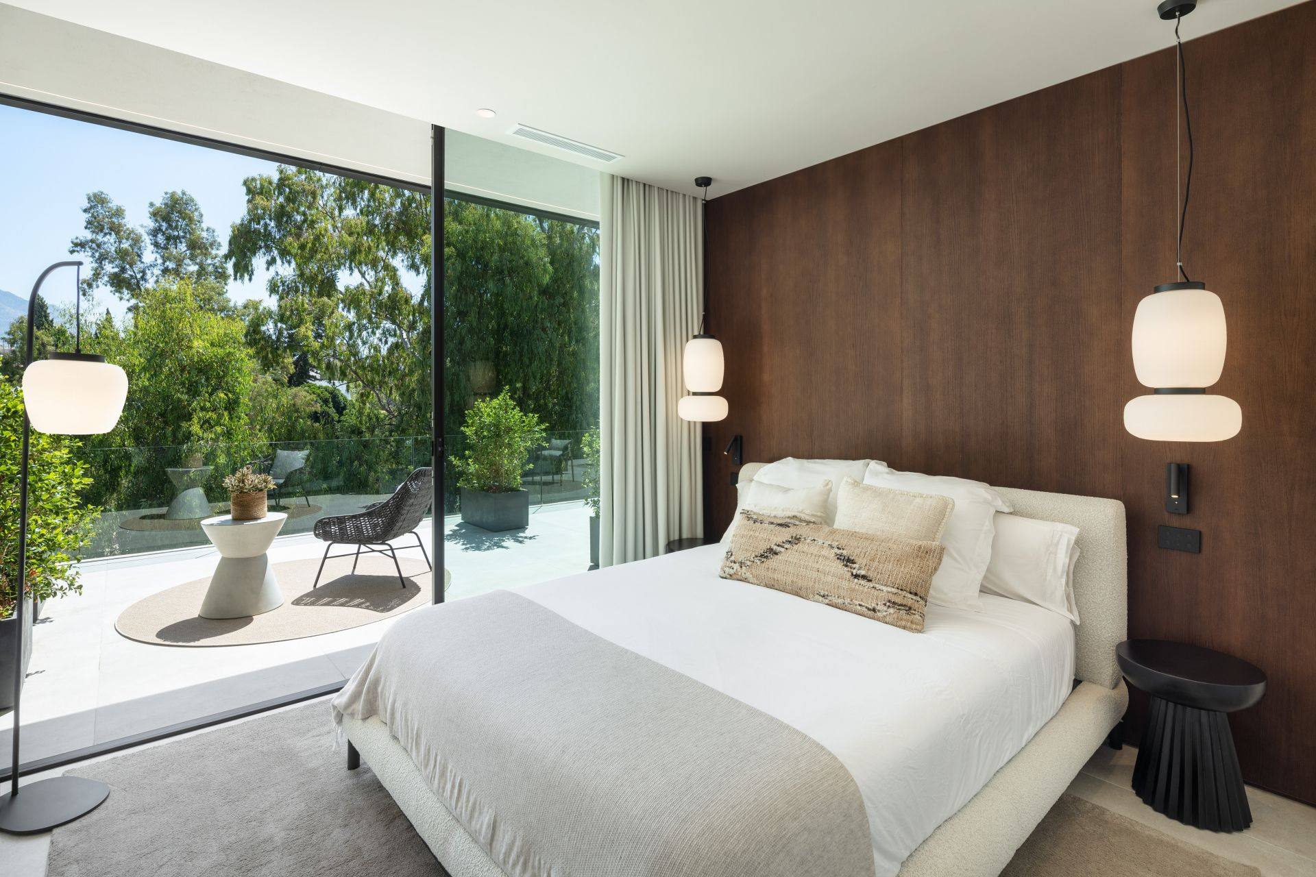 Villa 6 Bedrooms 5 Bathrooms in Marbella, Costa del Sol