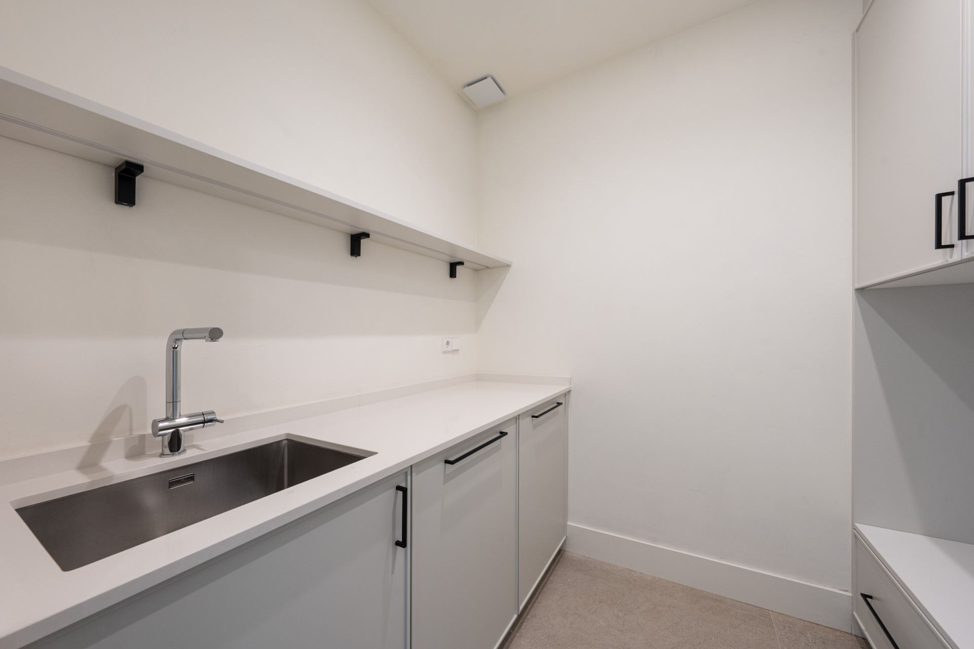 Villa 4 Bedrooms 4 Bathrooms in Estepona, Costa del Sol