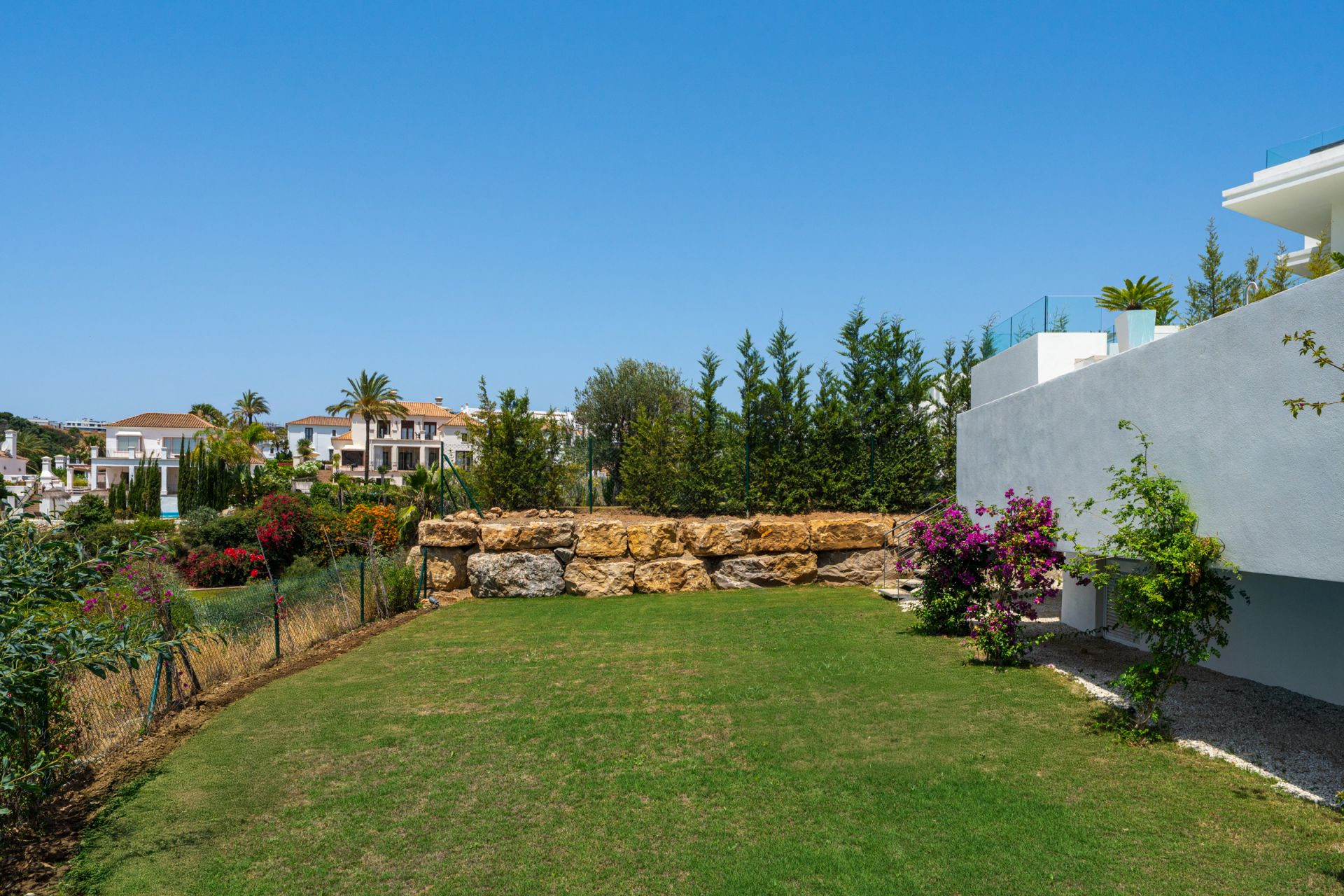Villa 4 Bedrooms 4 Bathrooms in Estepona, Costa del Sol