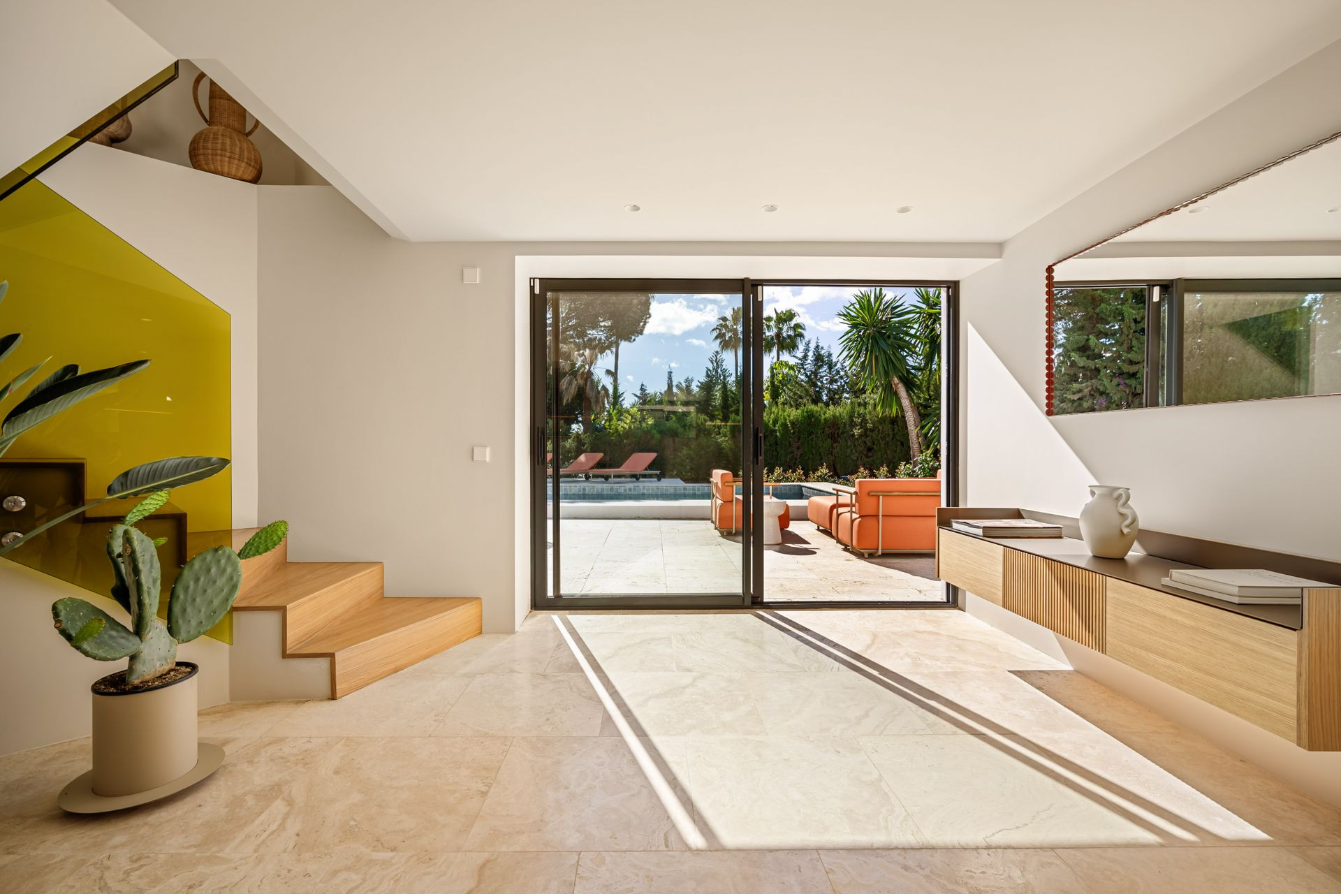 Villa 4 Bedrooms 4 Bathrooms in Marbella, Costa del Sol