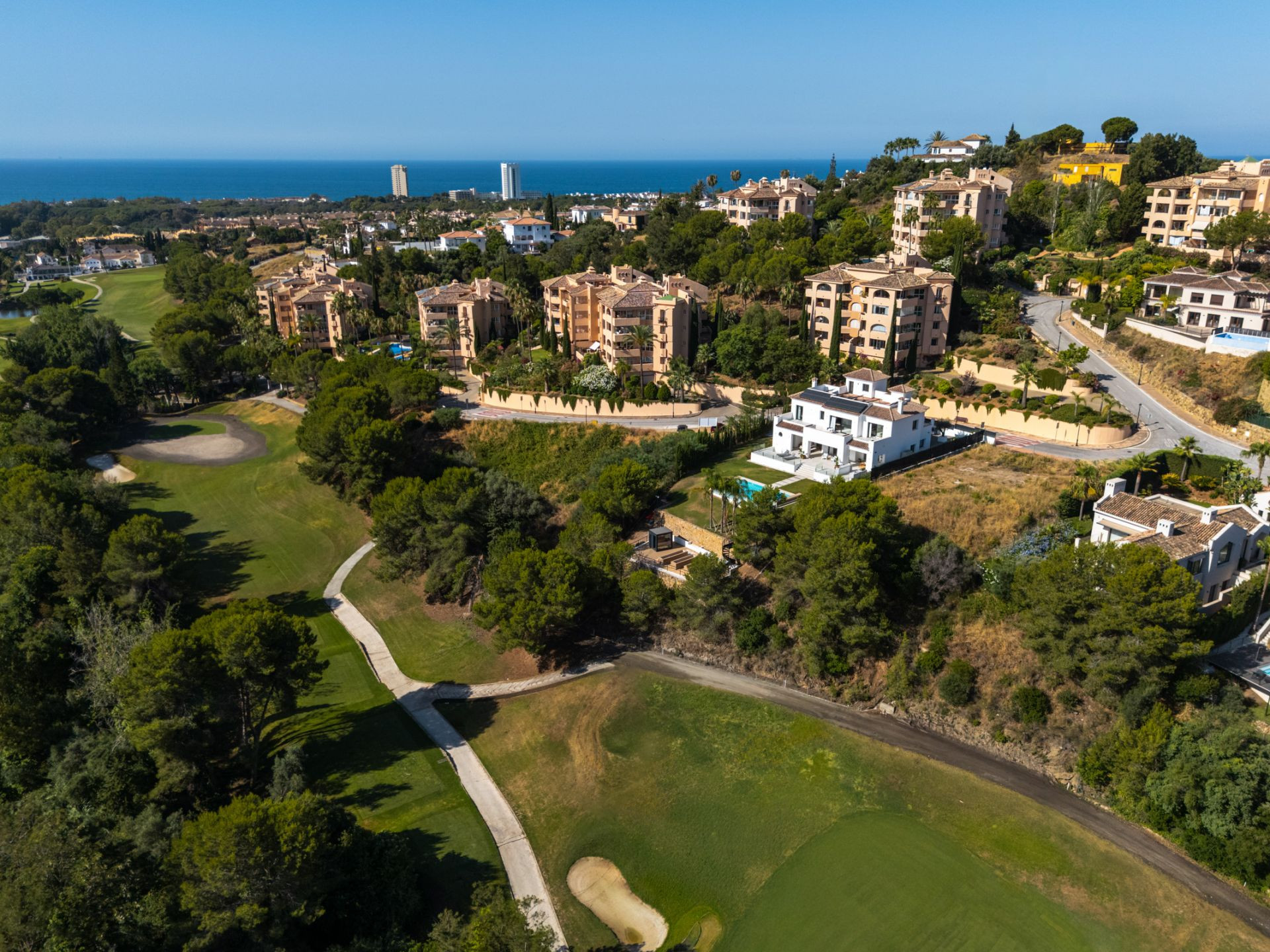 Villa 5 Bedrooms 6 Bathrooms in Marbella, Costa del Sol