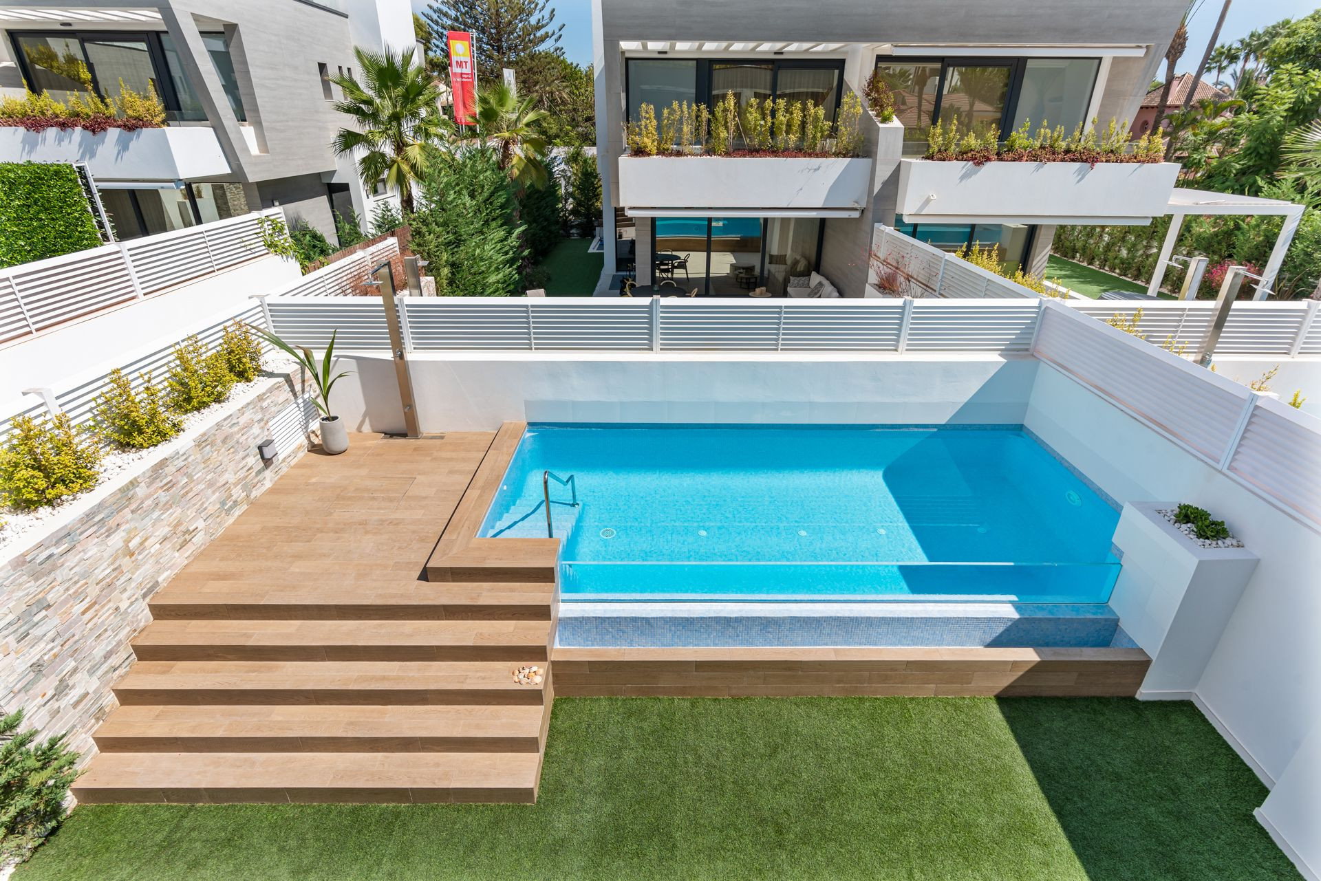 Villa 5 Bedrooms 4 Bathrooms in Marbella, Costa del Sol