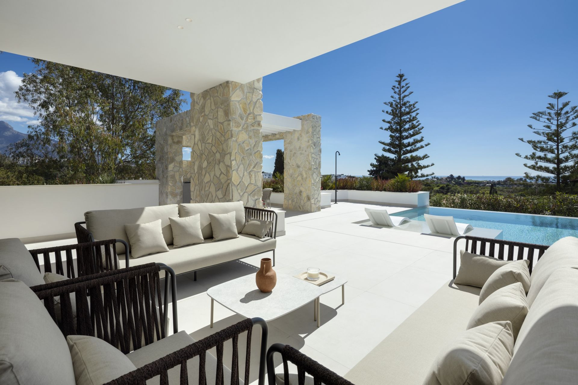 Villa 5 Bedrooms 5 Bathrooms in Marbella, Costa del Sol