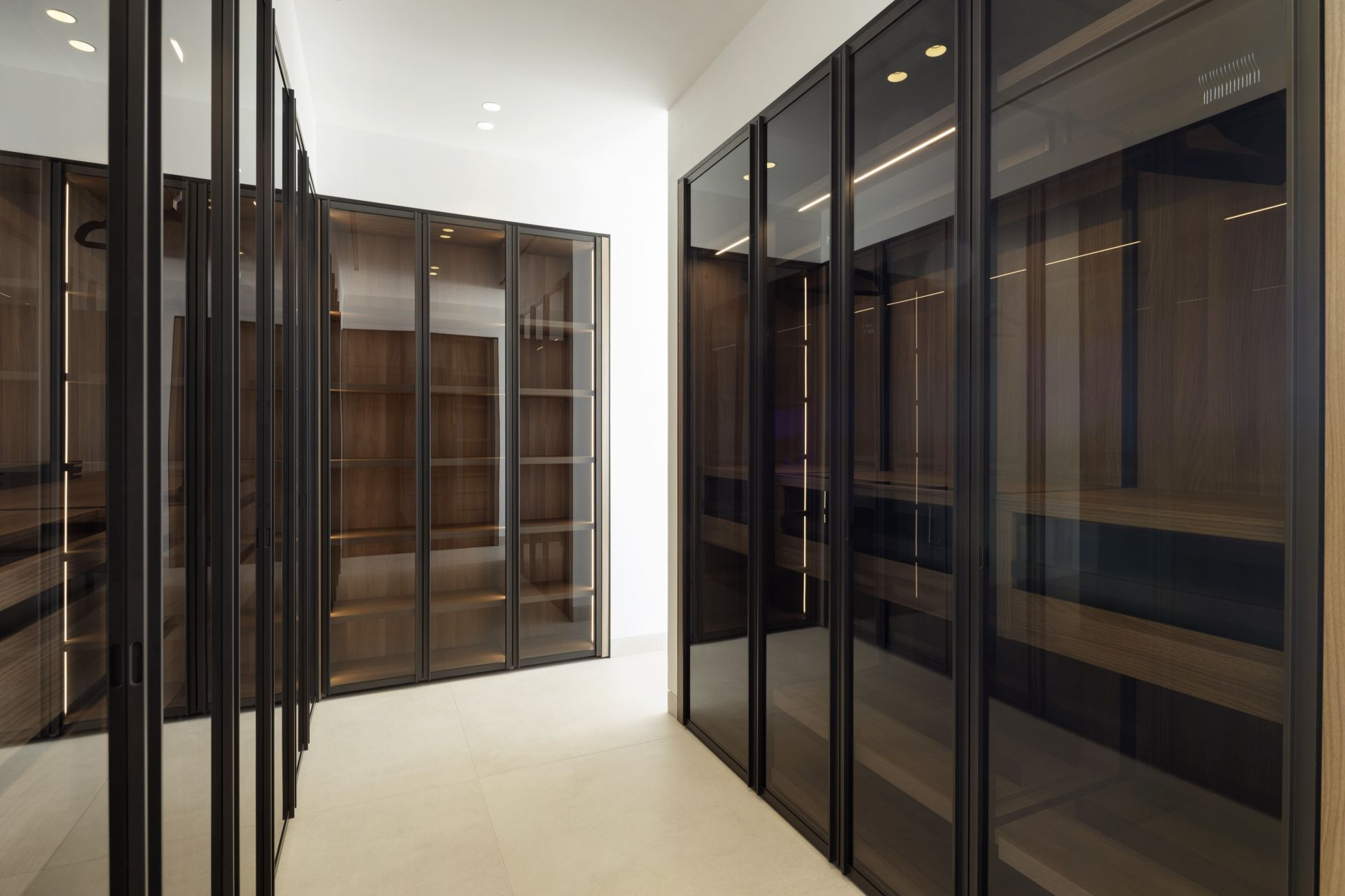 Villa 5 Bedrooms 5 Bathrooms in Marbella, Costa del Sol