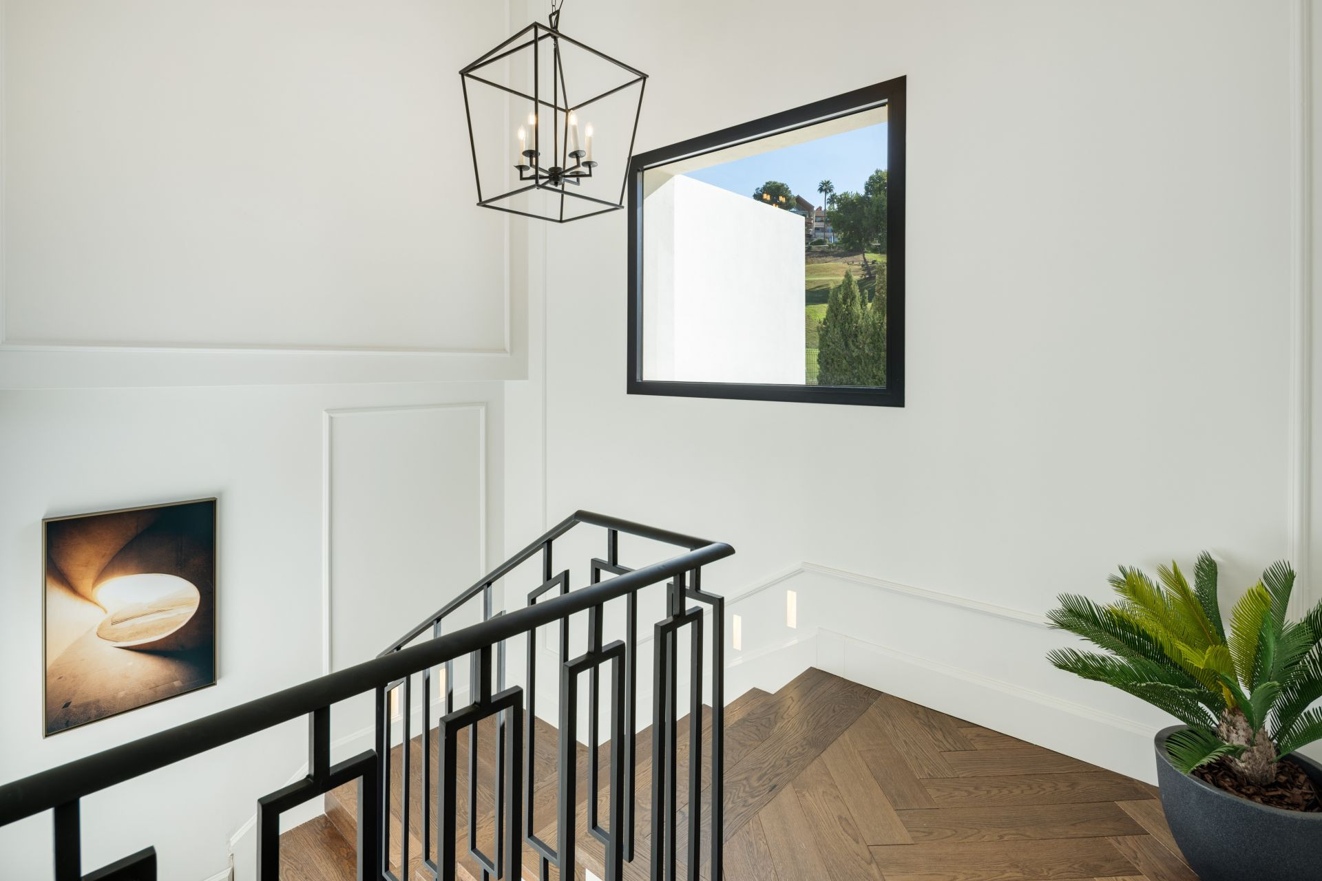 Villa 6 Bedrooms 5 Bathrooms in Marbella, Costa del Sol