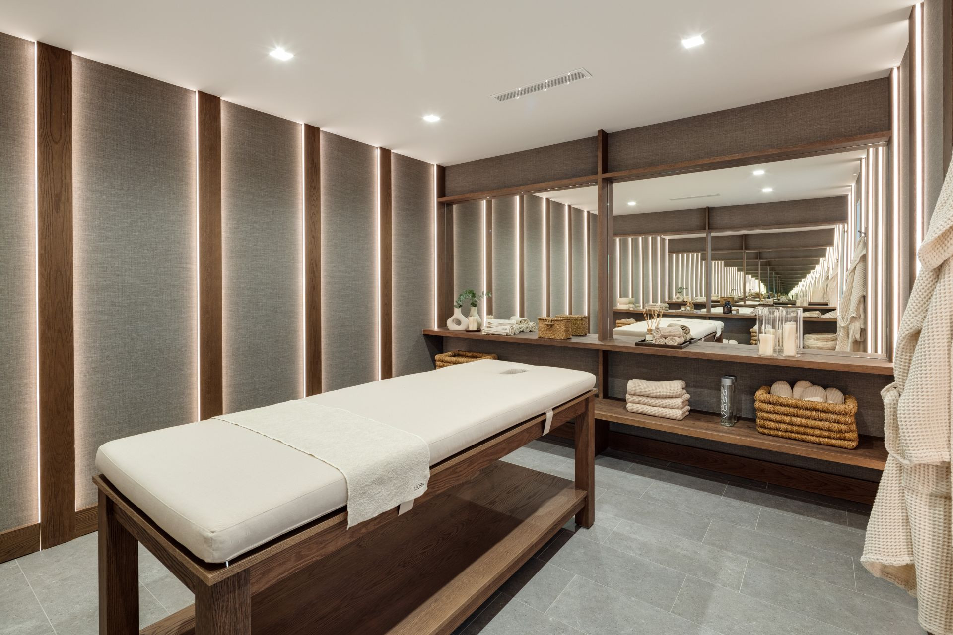 Villa 5 Bedrooms 6 Bathrooms in Marbella, Costa del Sol