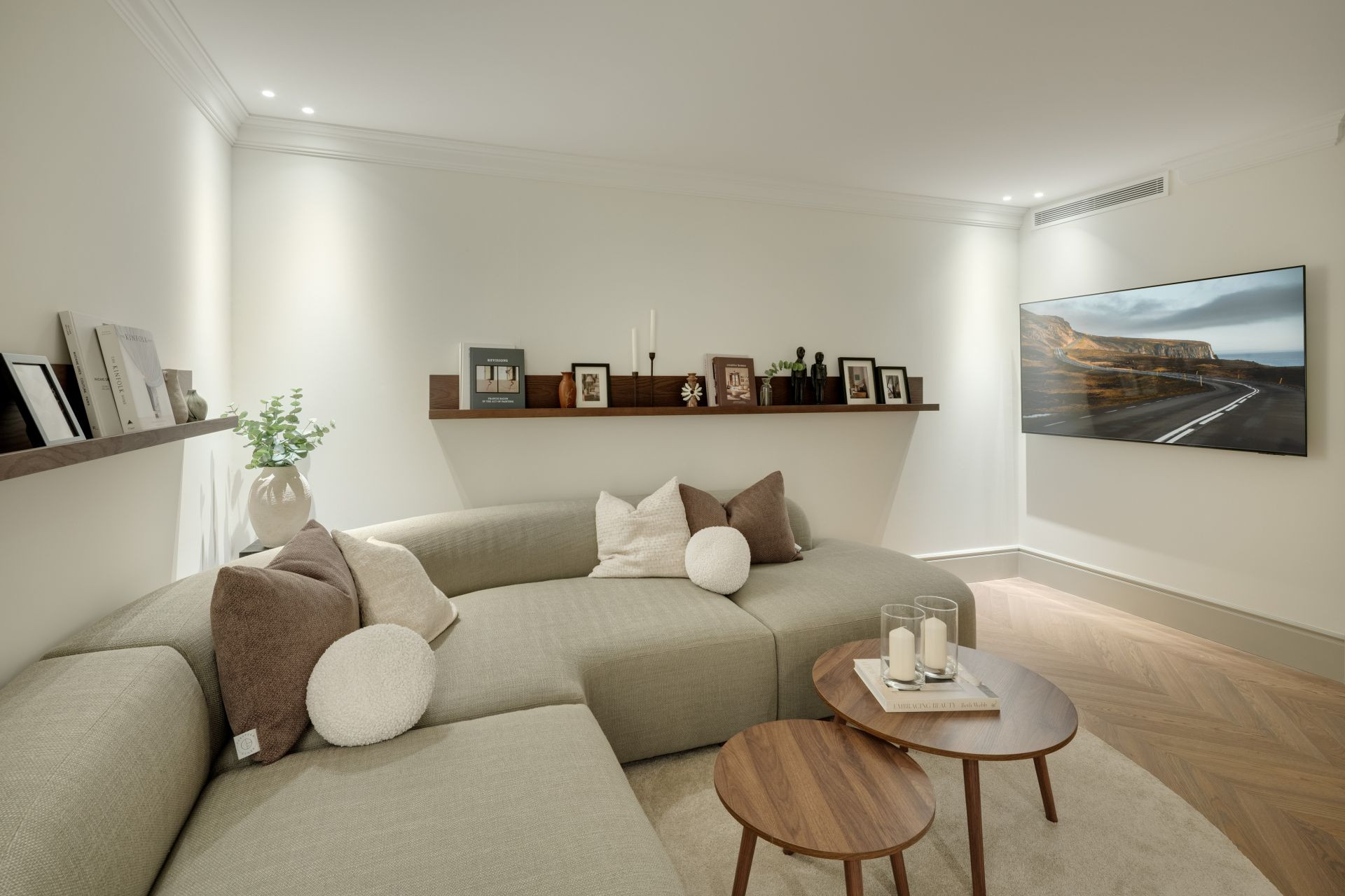 Villa 5 Bedrooms 6 Bathrooms in Marbella, Costa del Sol