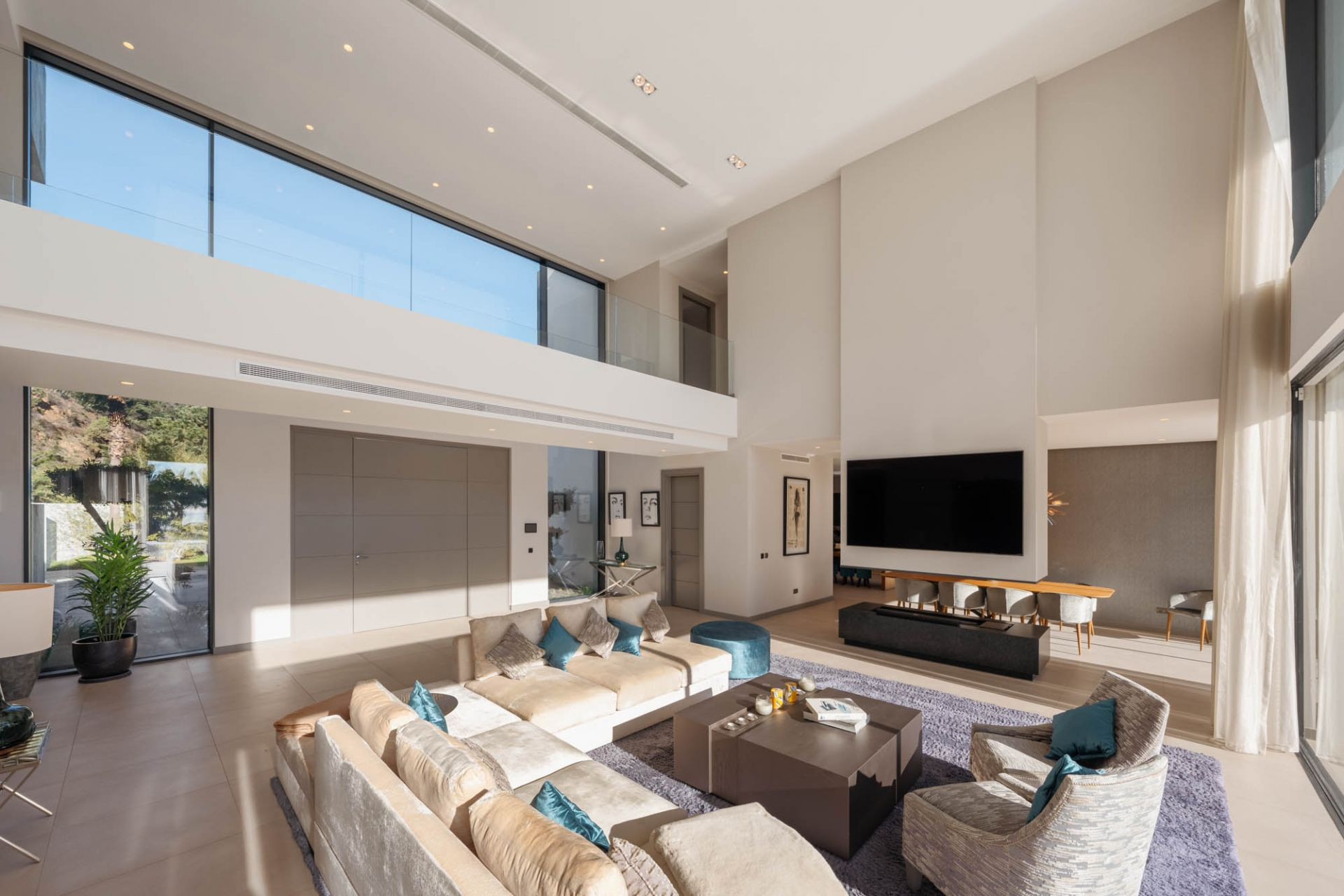 Villa 5 Bedrooms 5 Bathrooms in Marbella, Costa del Sol