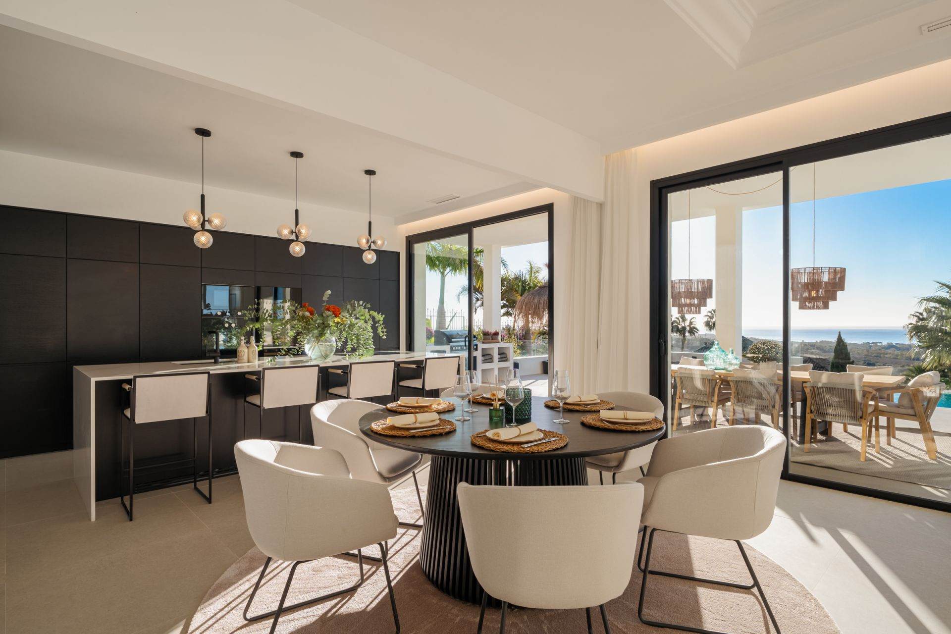 Villa 6 Bedrooms 7 Bathrooms in Marbella, Costa del Sol