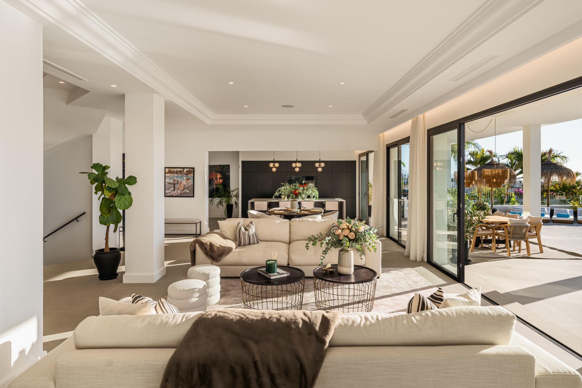 Villa 6 Bedrooms 7 Bathrooms in Marbella, Costa del Sol