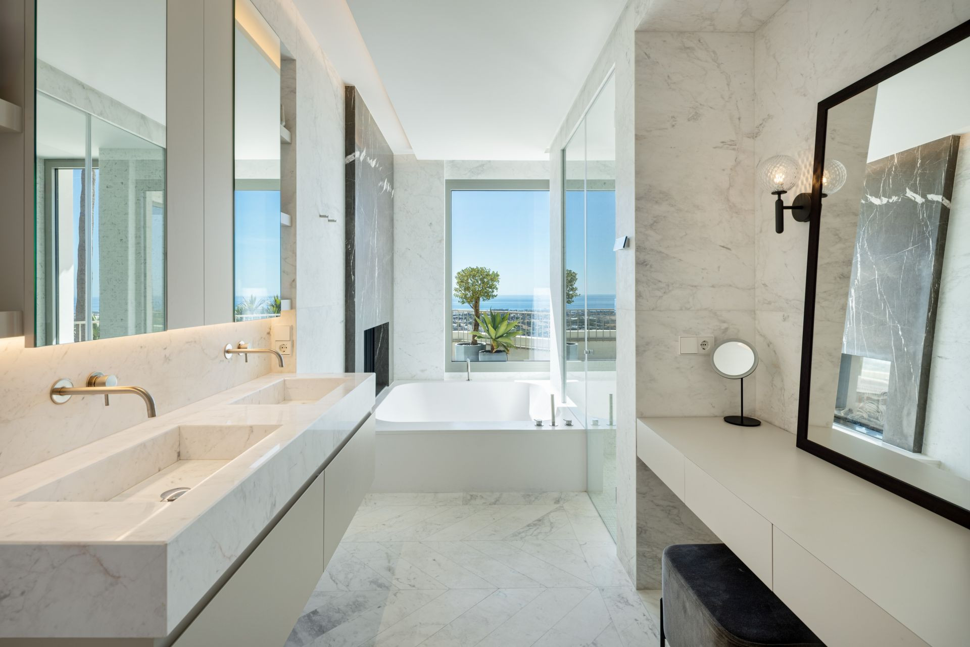 Villa 7 Bedrooms 7 Bathrooms in Marbella, Costa del Sol