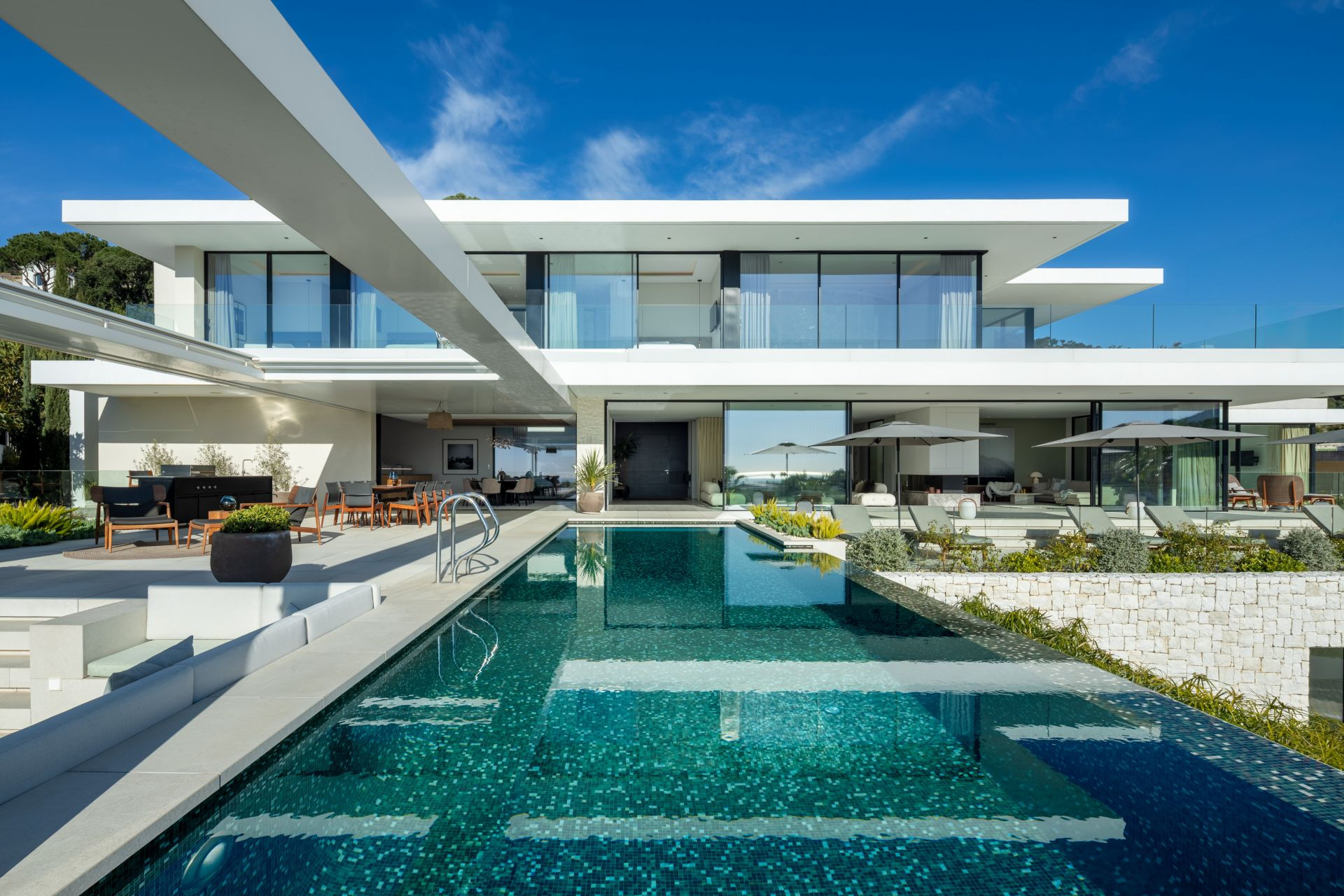 Villa 8 Bedrooms 8 Bathrooms in Marbella, Costa del Sol